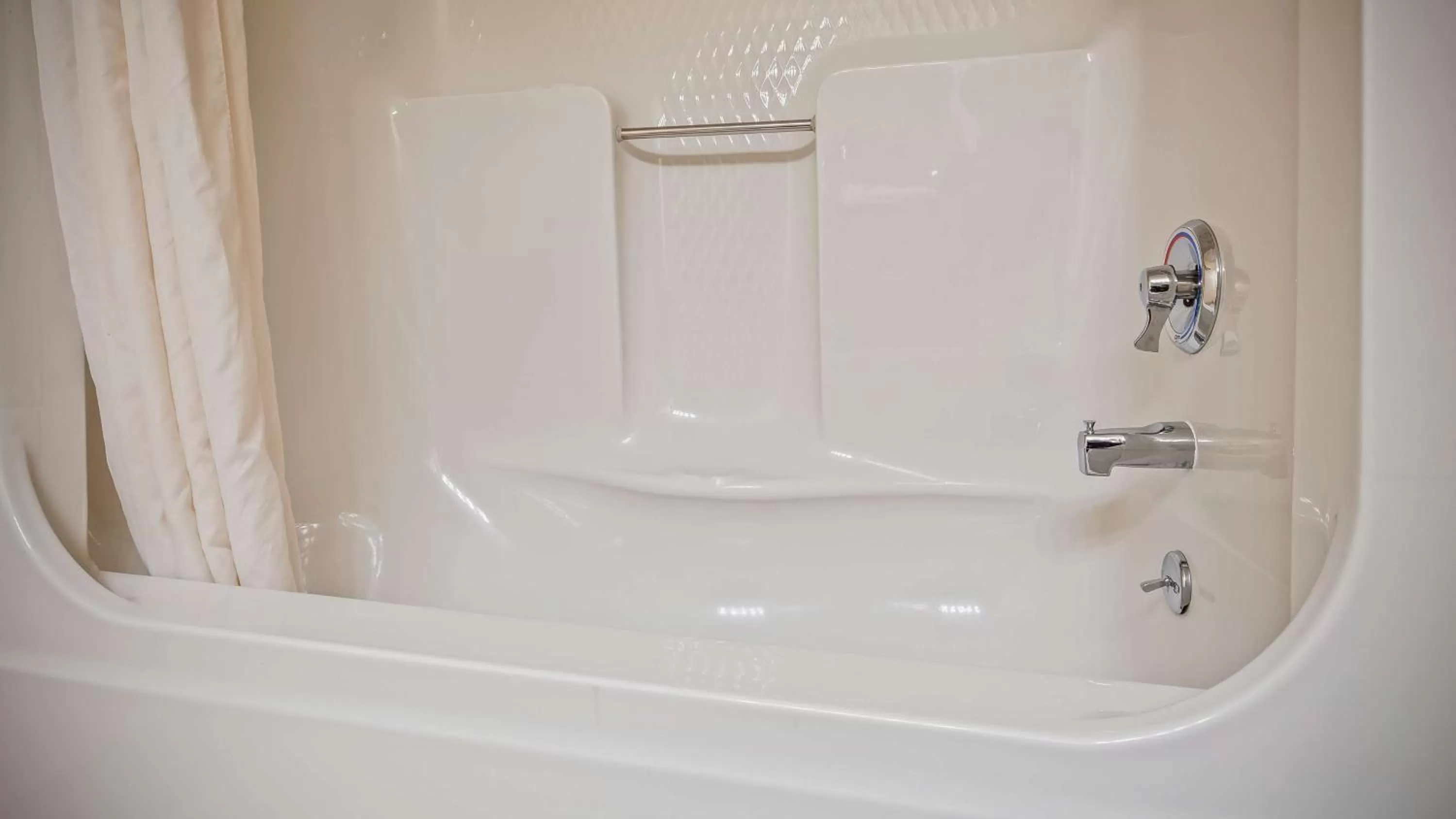 Bathroom in Best Western Center Pointe Inn