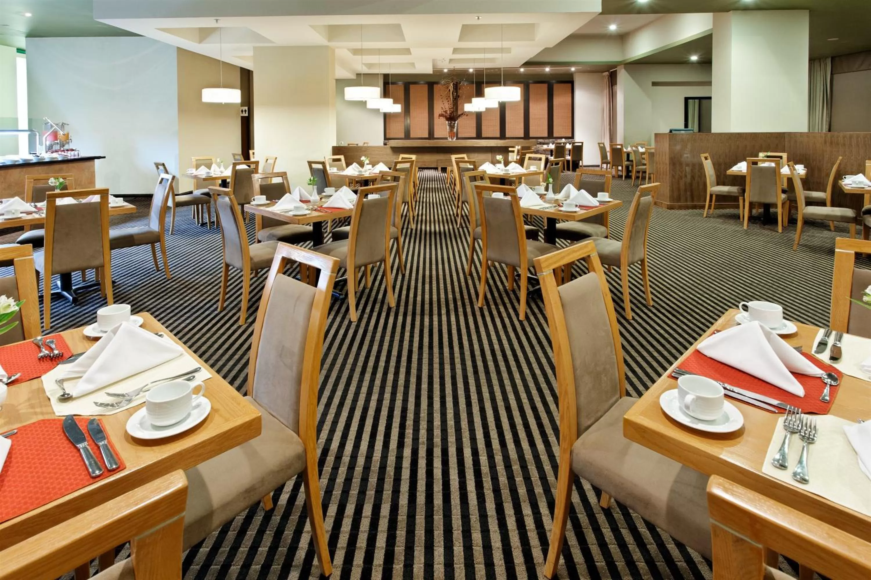 Restaurant/places to eat in Crowne Plaza Monterrey Aeropuerto by IHG