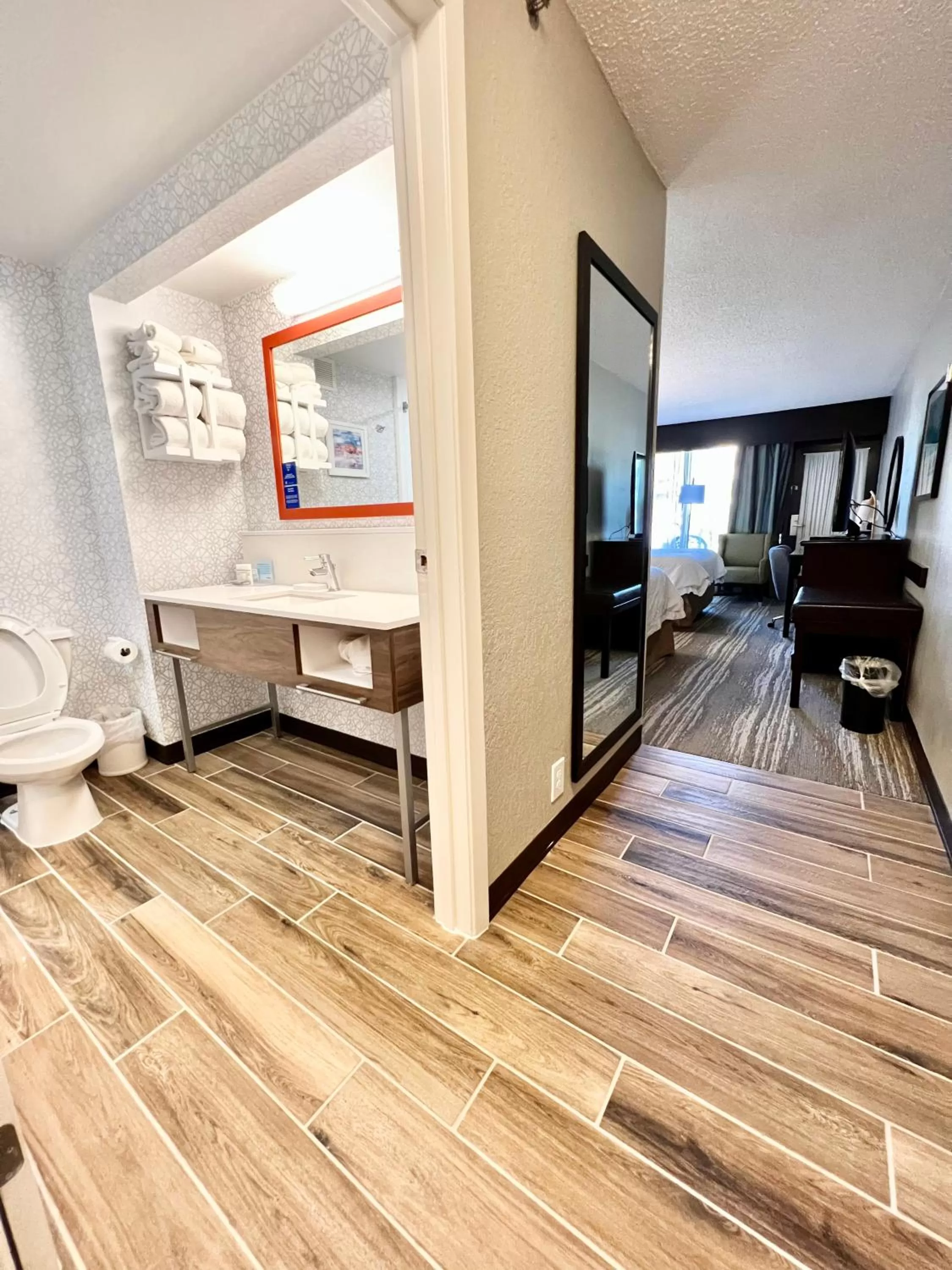 Bathroom in Hampton Inn Fort Walton Beach