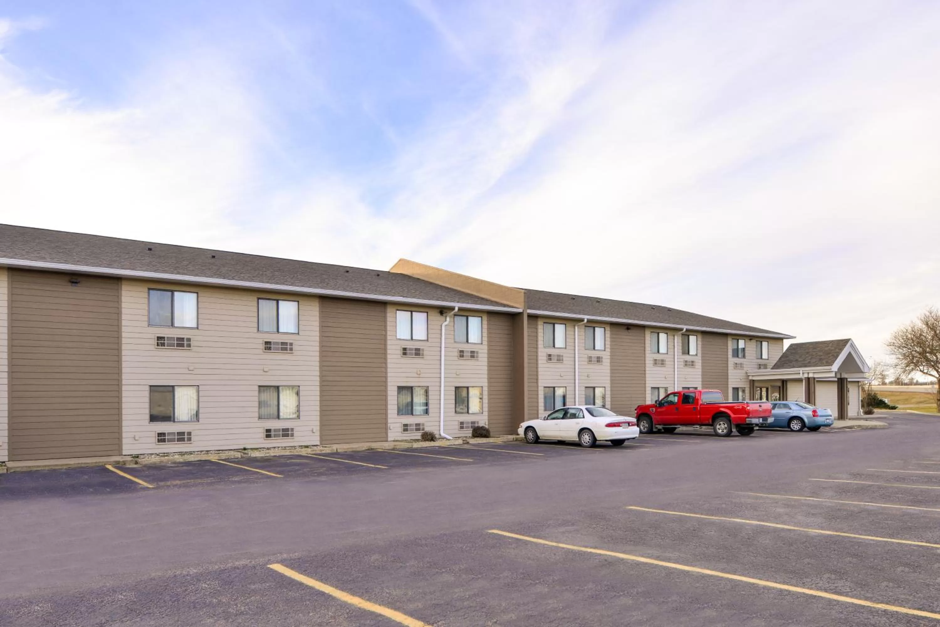 Property building in Baymont by Wyndham Sioux Falls North,I-29,Russell St, Airport
