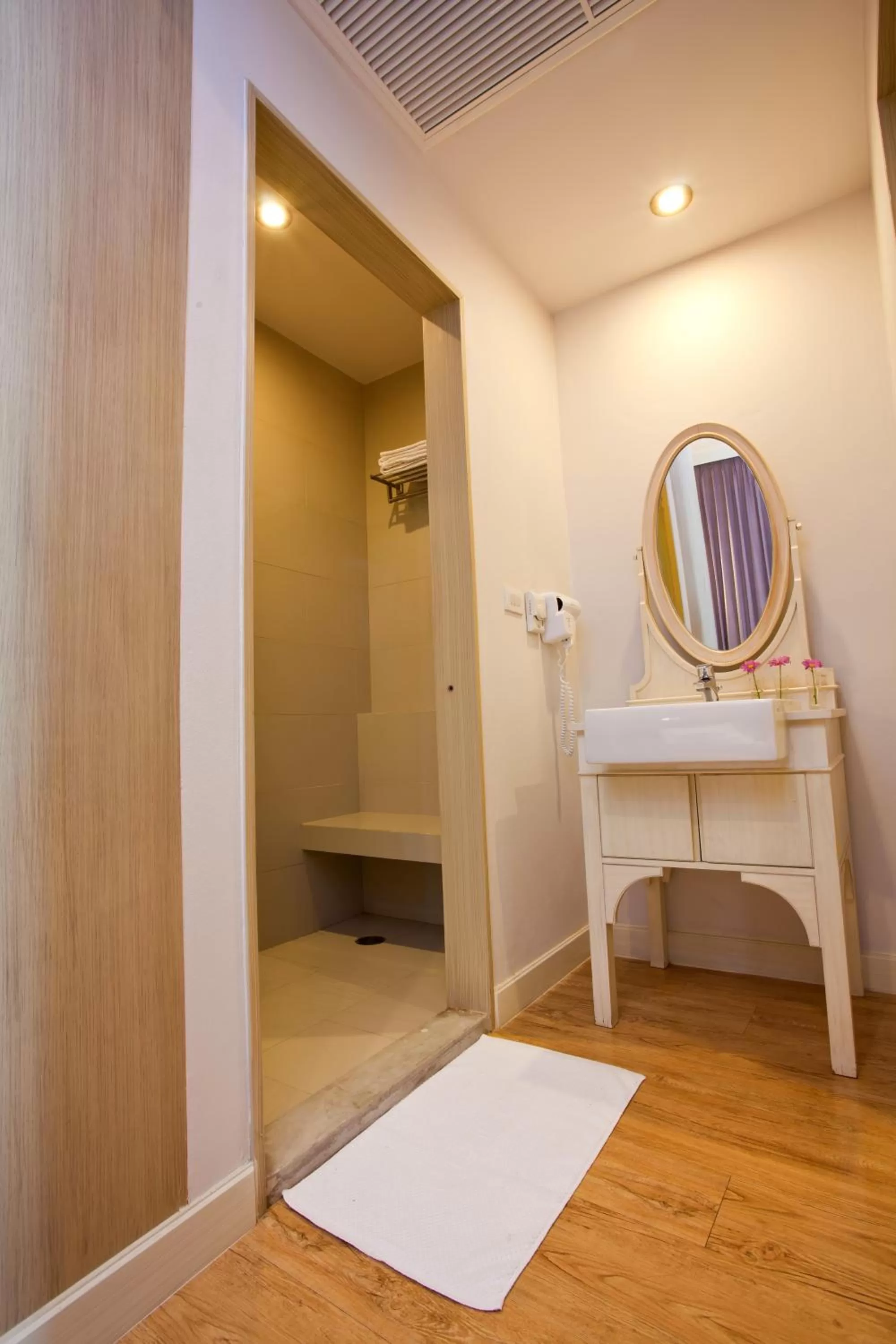 Living room in Trang Hotel Bangkok - SHA Plus