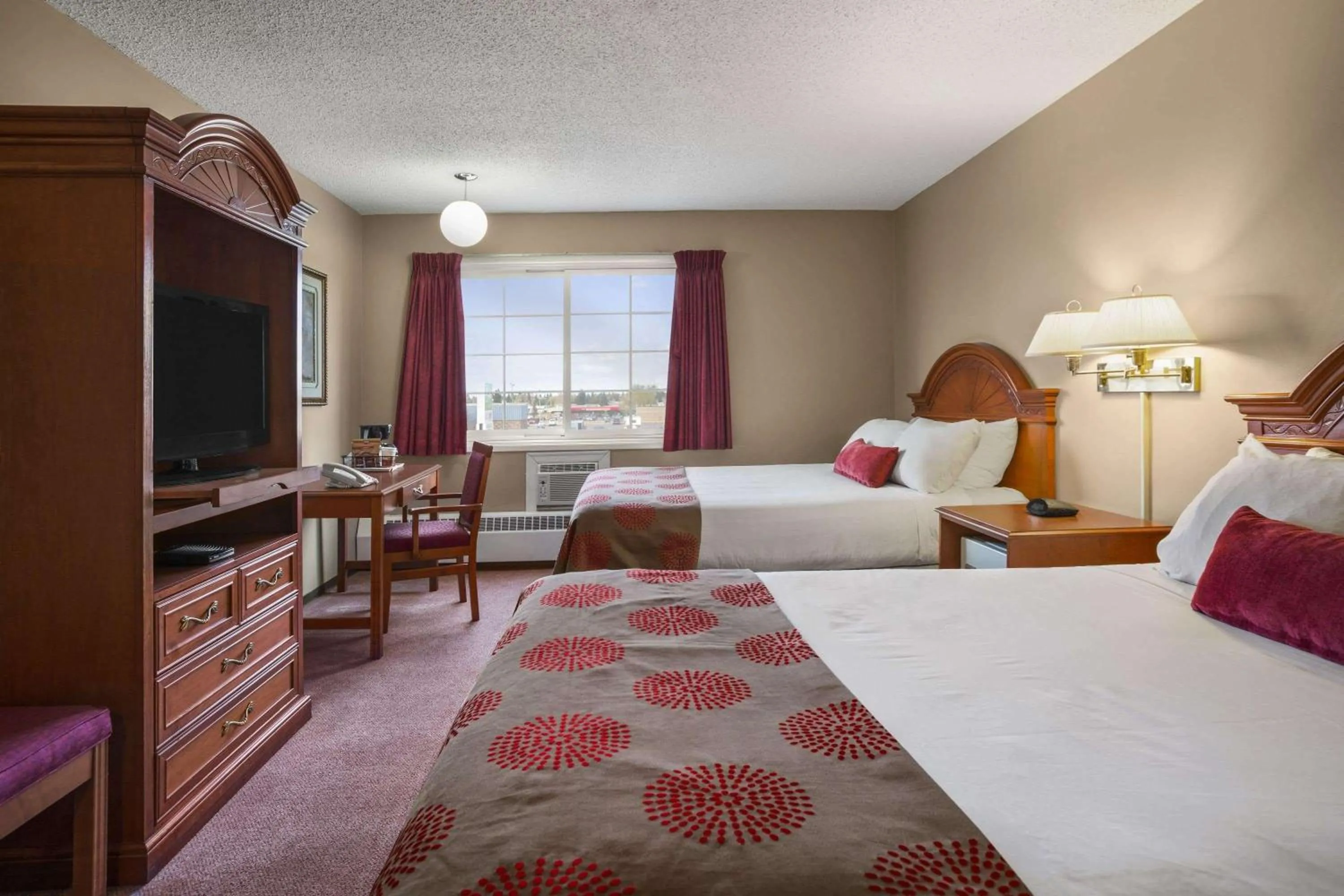 Photo of the whole room in South Hill Lodge