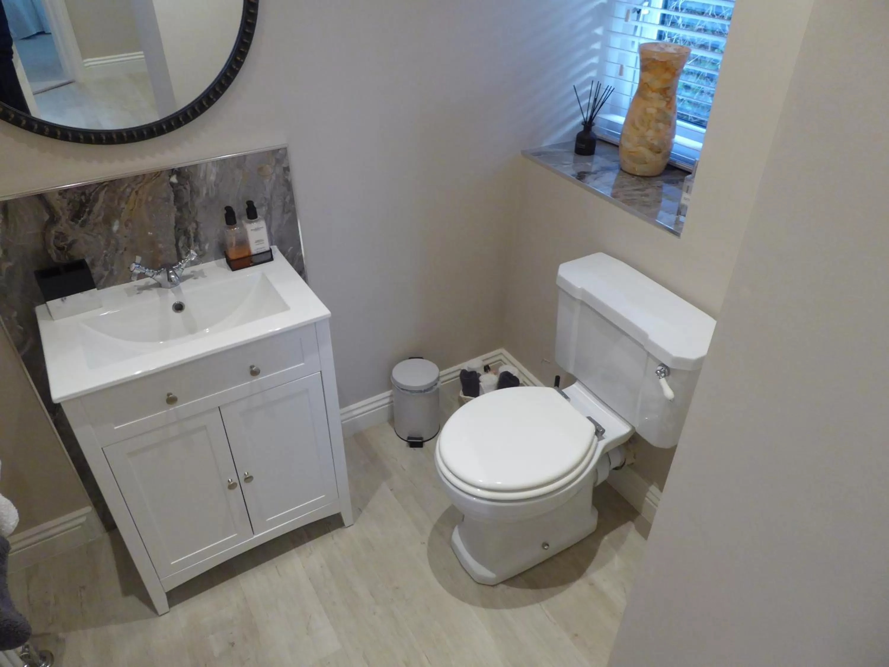 Toilet, Bathroom in The Skreen