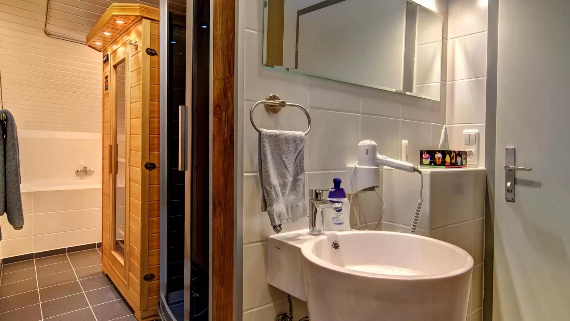 Sauna, Bathroom in Suit' & Frühstück Zum Latschen - Adults Only