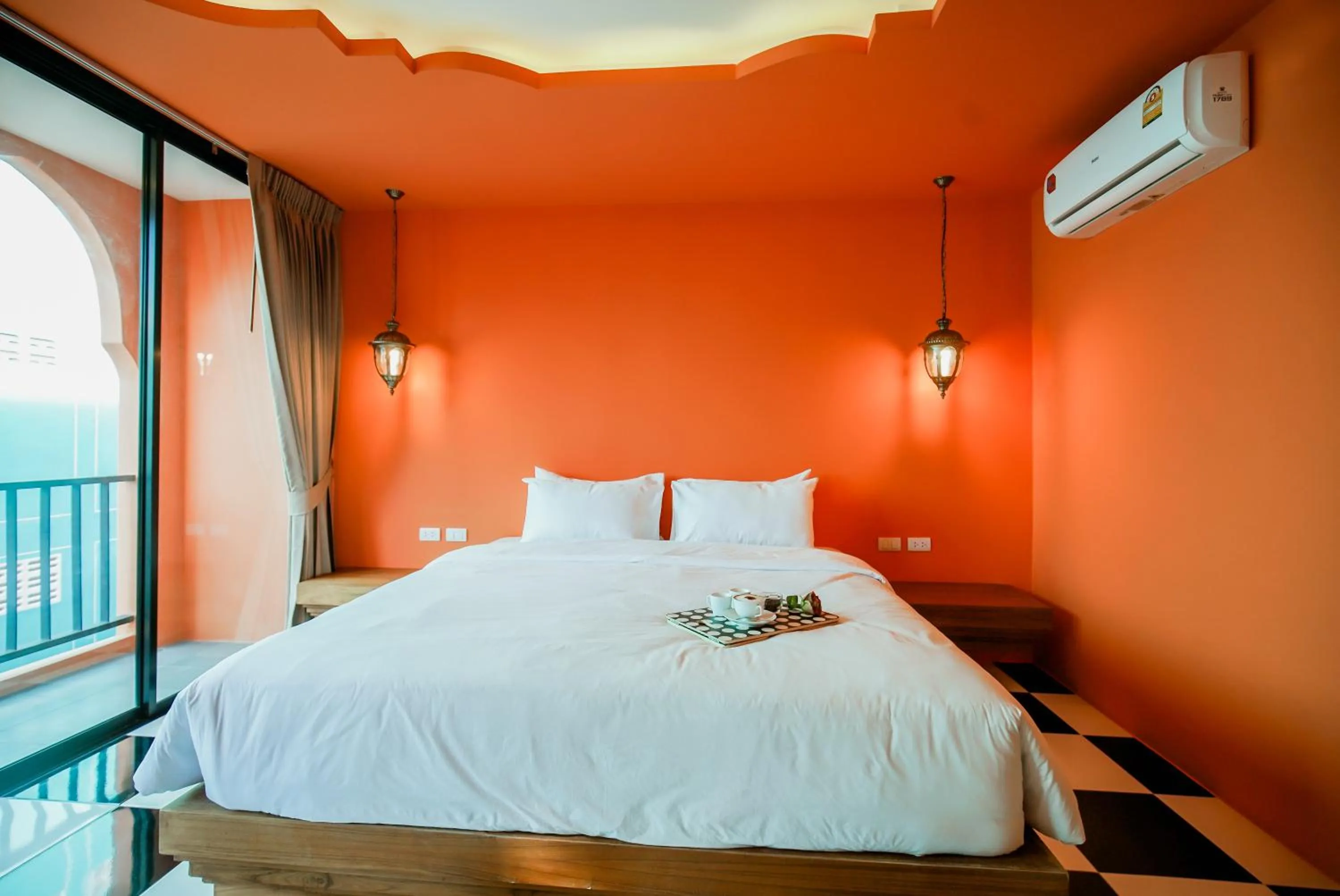 Photo of the whole room, Bed in Khaleej Mass Hotel Patong