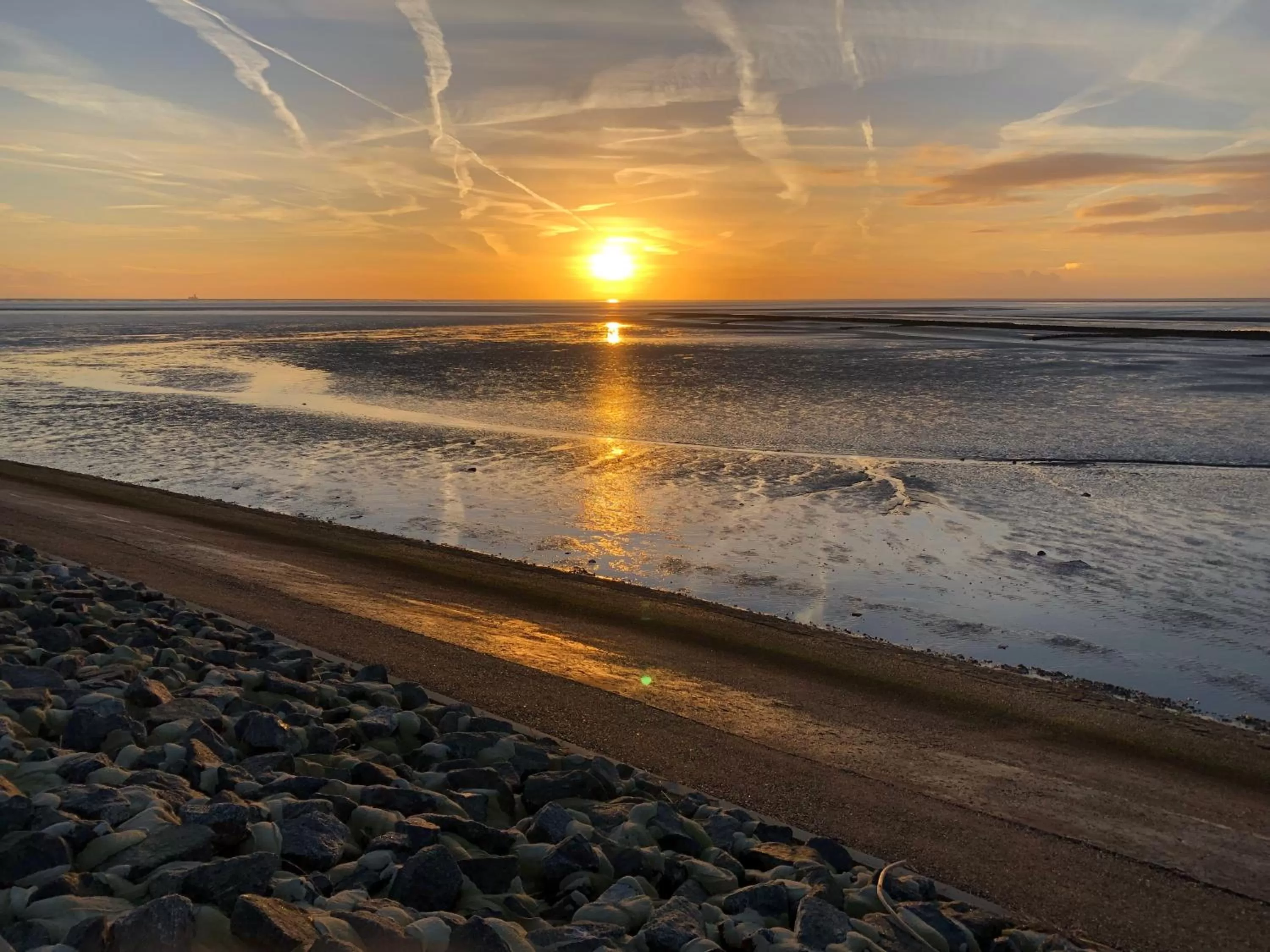 Beach, Sunrise/Sunset in Hotel garni Seeluft Büsum