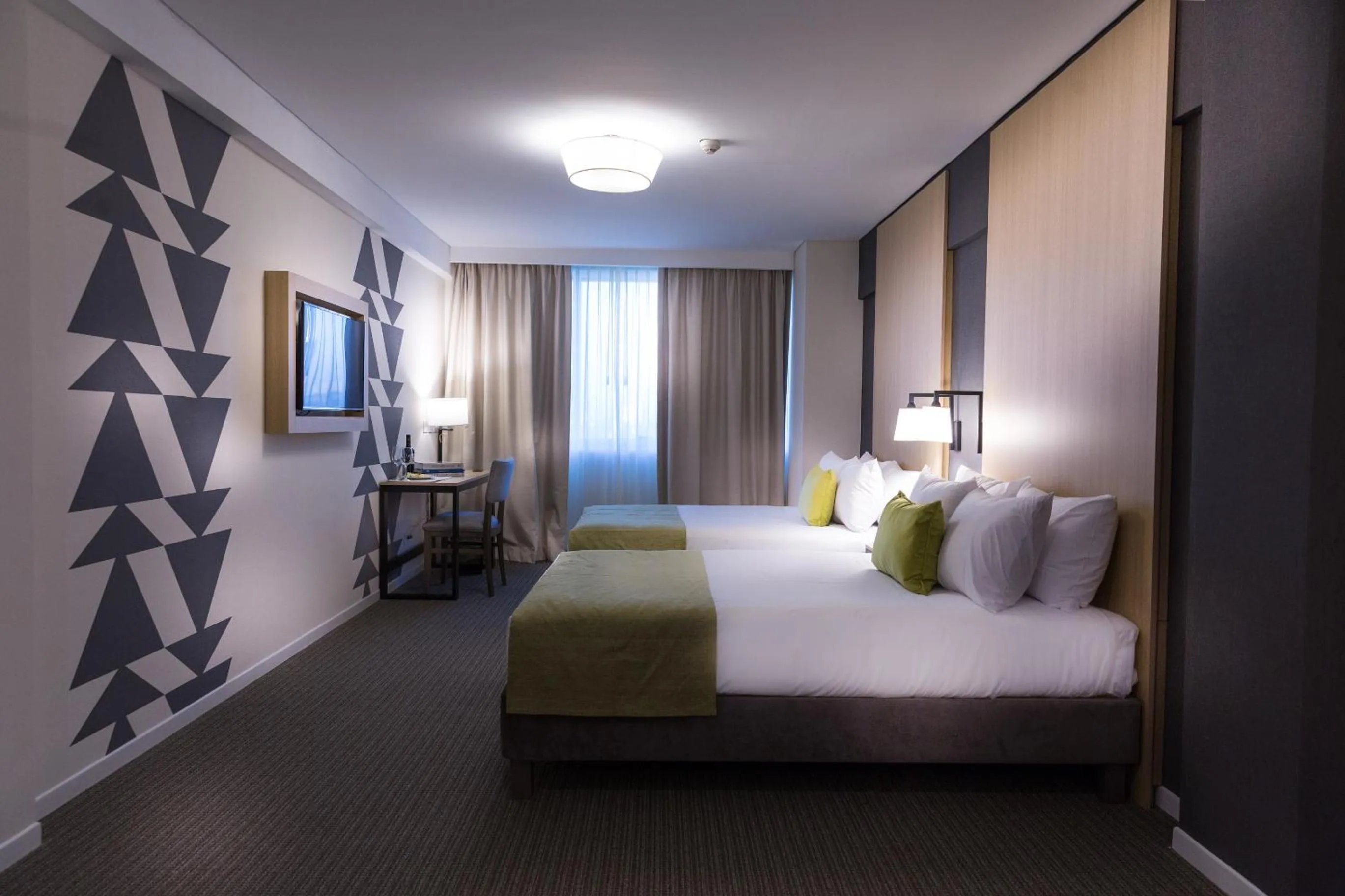 Photo of the whole room, Bed in Howard Johnson Plaza Buenos Aires