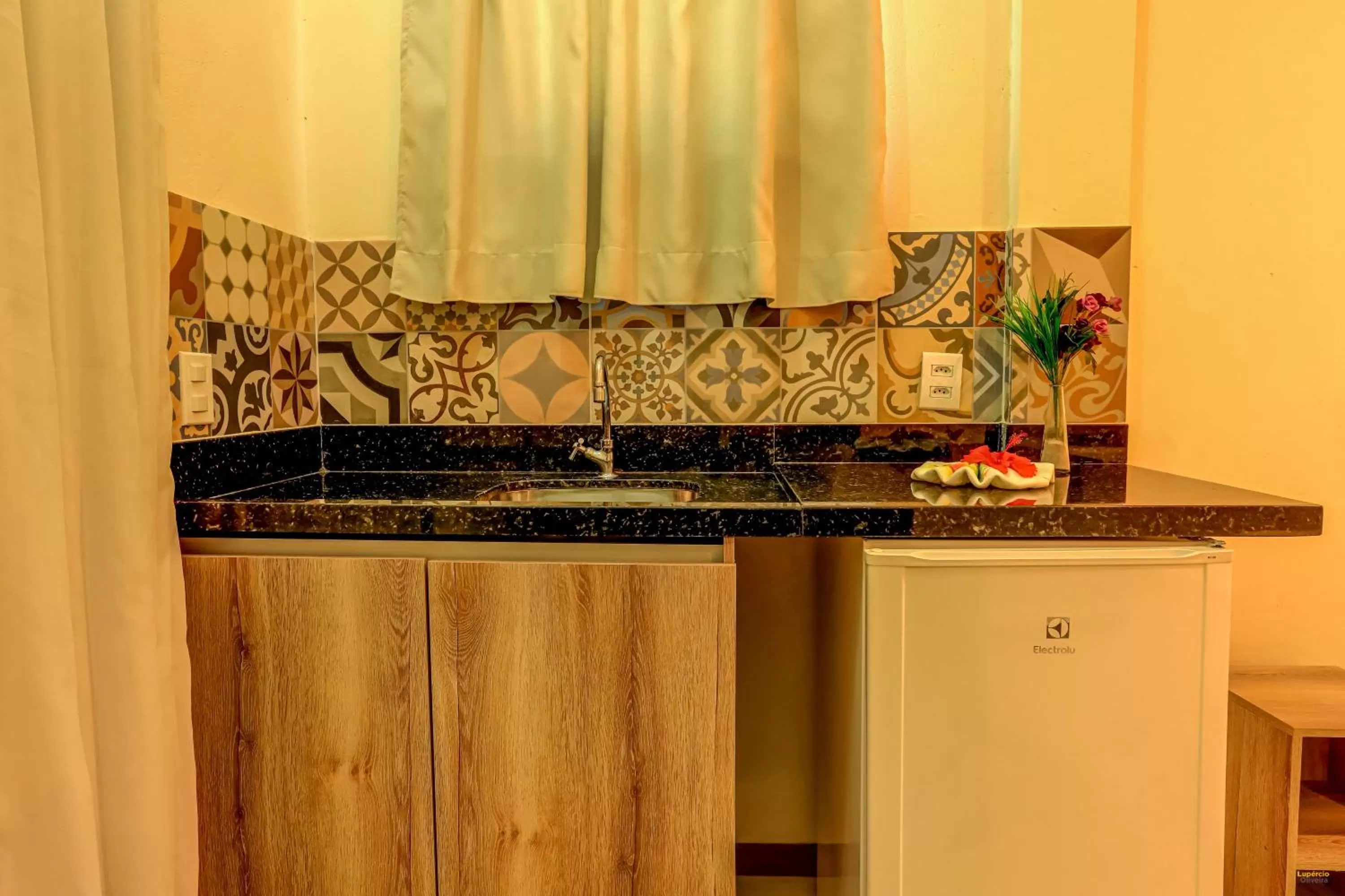 Kitchen or kitchenette, Bathroom in i9 Quixaba Flat
