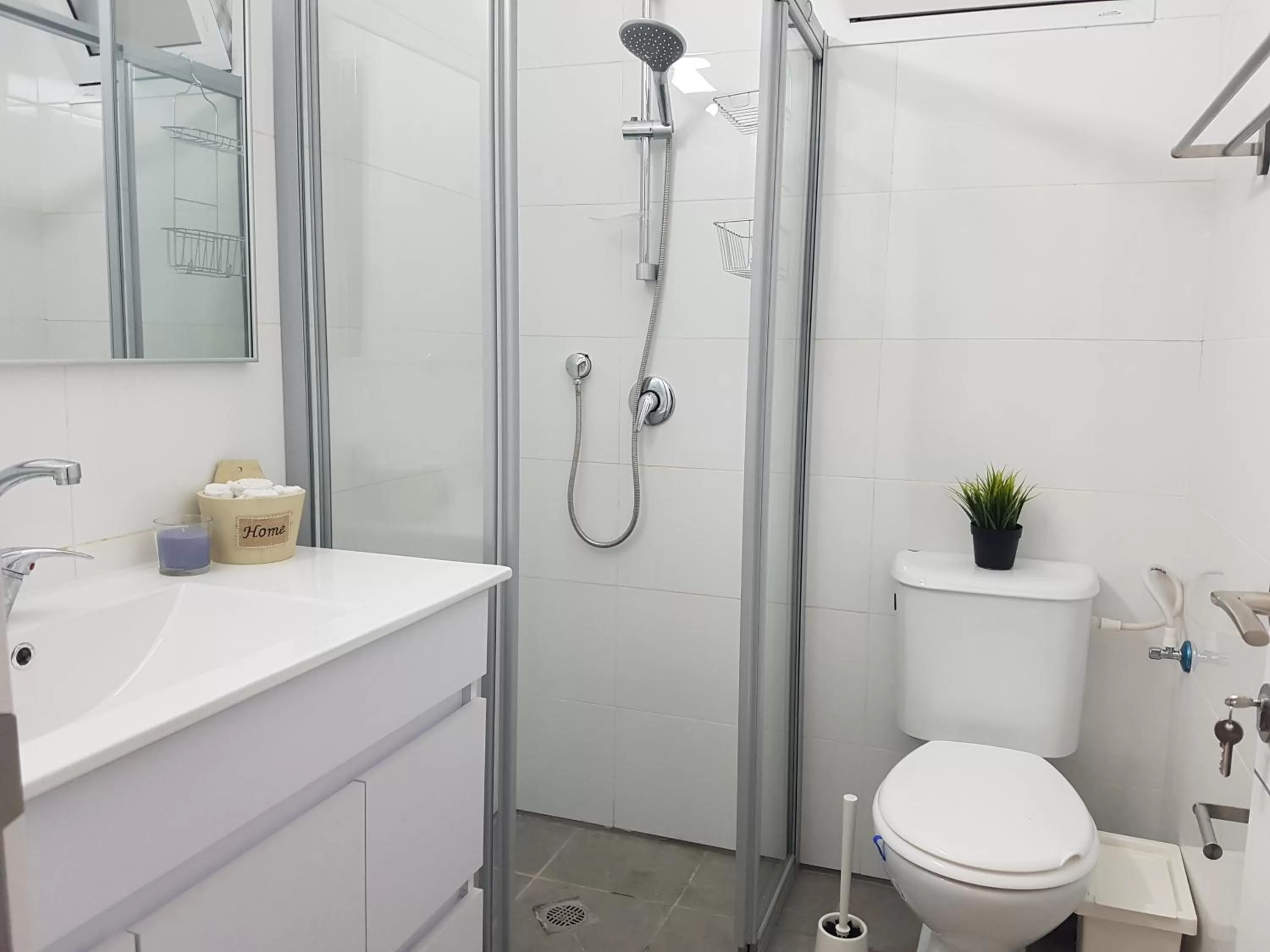 Bathroom in אבני החושן- Avnei Hoshen