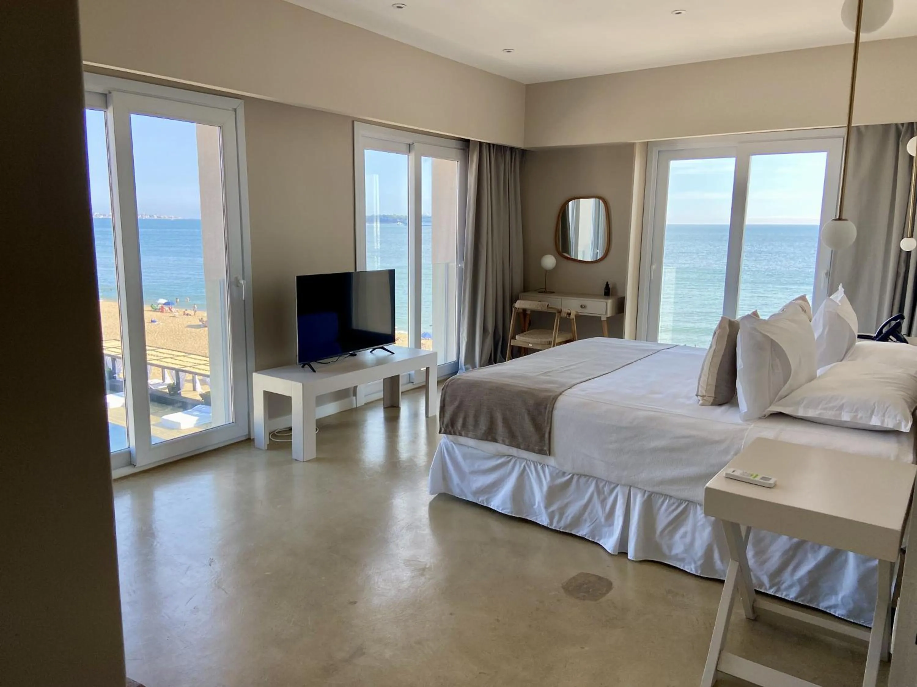 Photo of the whole room, Bed in Serena Hotel - Punta del Este - Unico sobre la Playa