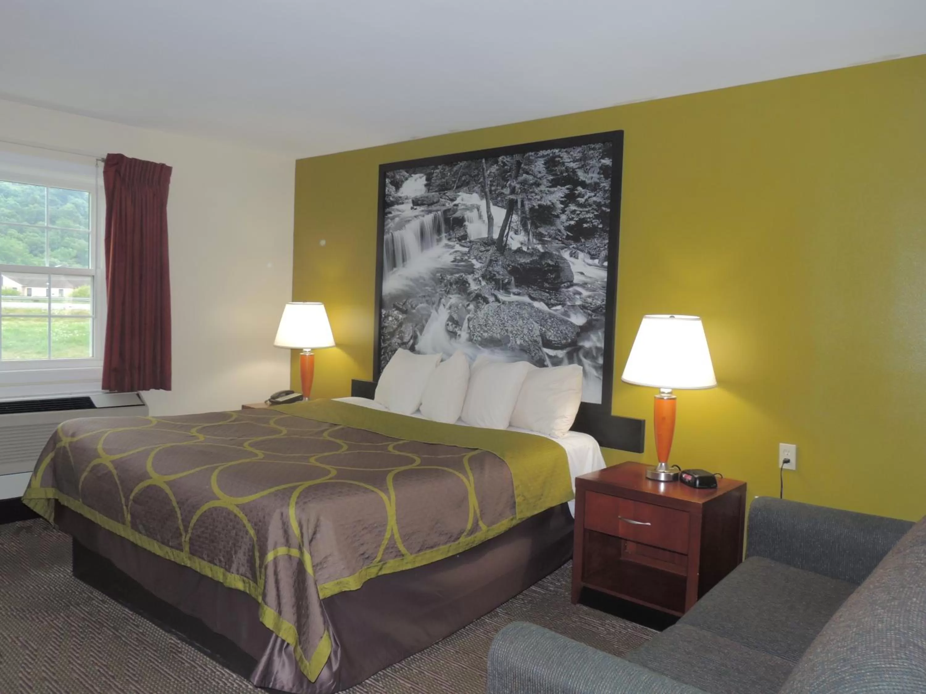 Bedroom, Bed in Super 8 by Wyndham Mifflinville Near Bloomsburg