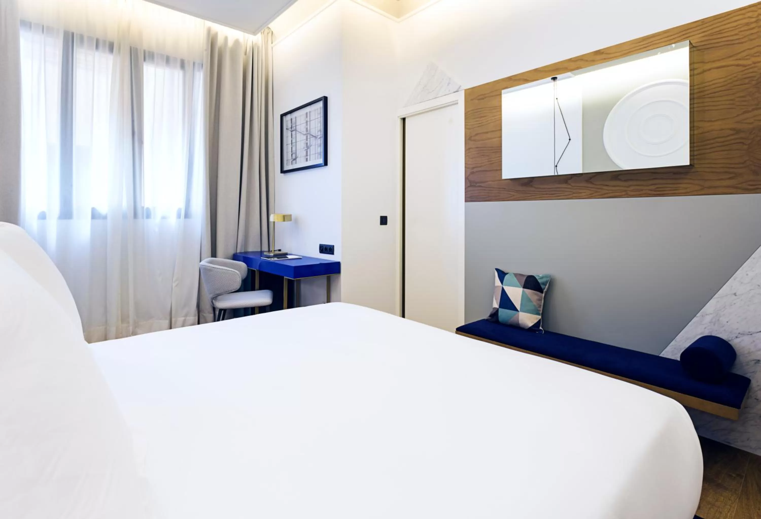 Bed in One Shot Fortuny