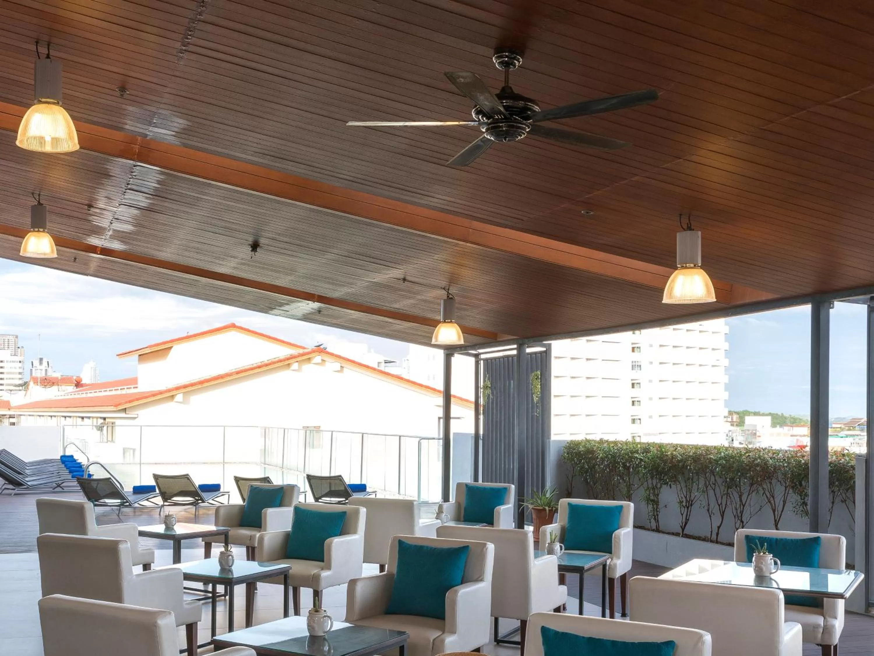 Restaurant/places to eat in Travelodge Pattaya