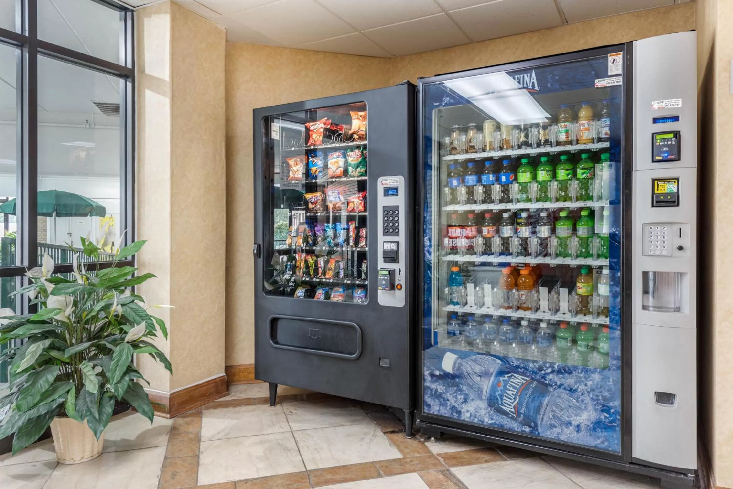 Supermarket/Shops in Quality Inn Louisville