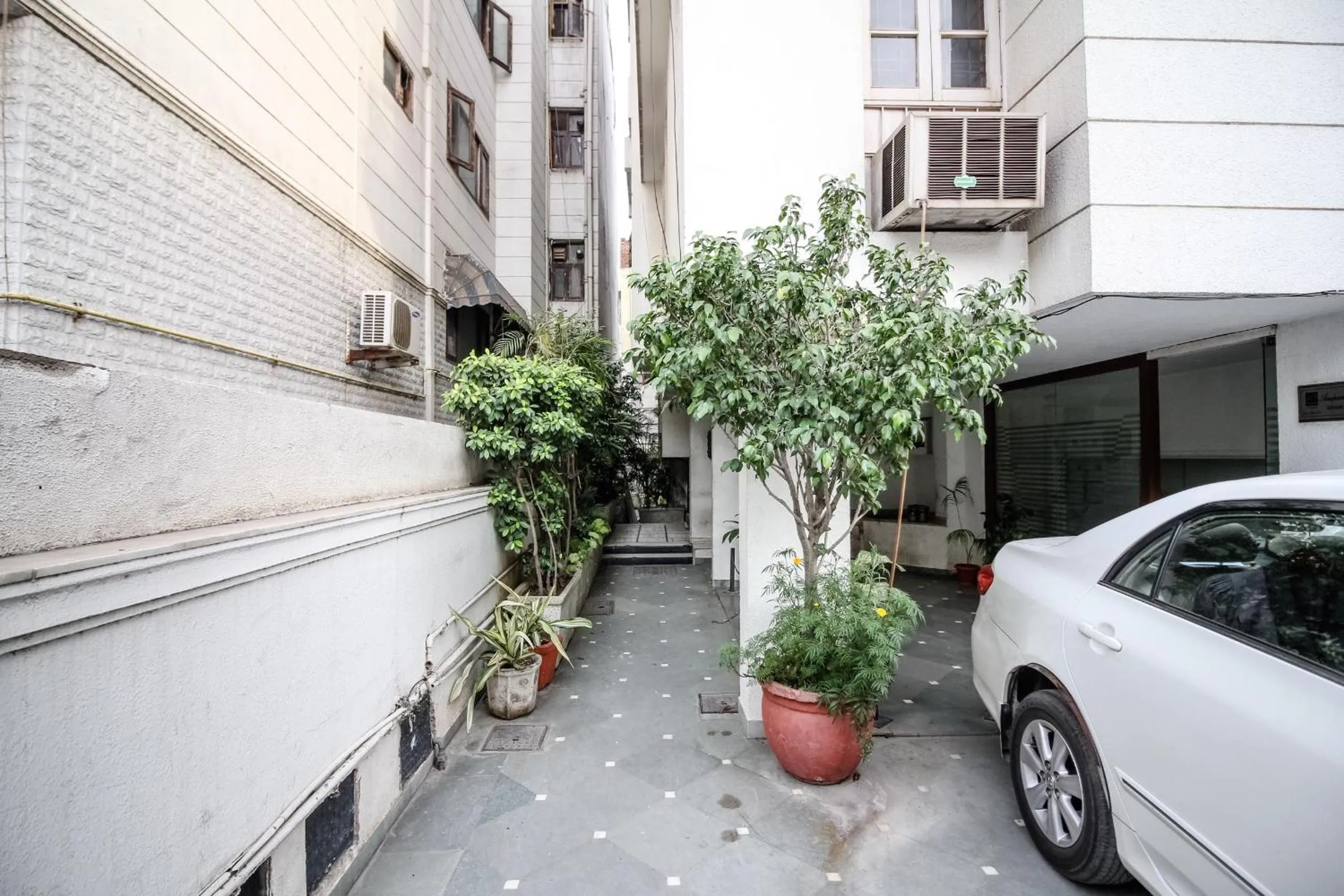 Property building in Under My Roof Green Park