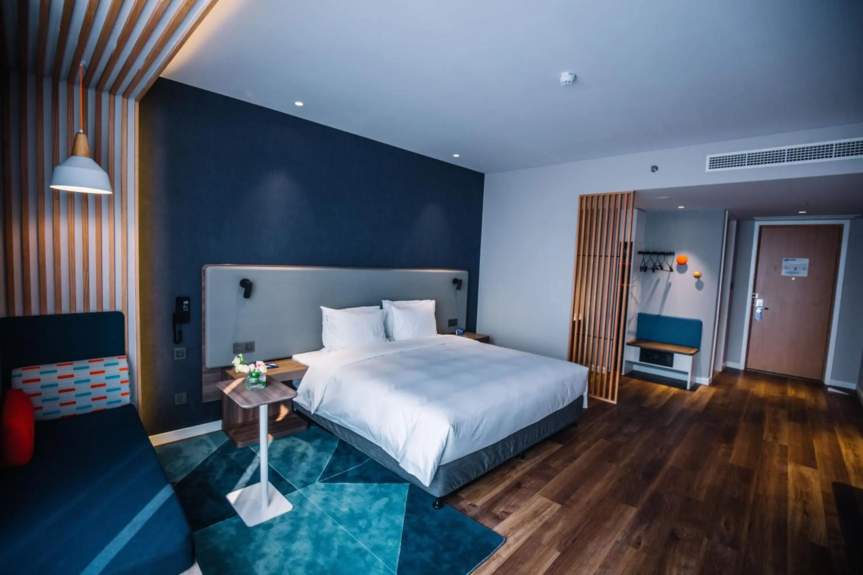 Standard King Room in Holiday Inn Express Ningbo Fenghua by IHG Standard King Room in Holiday Inn Express Ningbo Fenghua by IHG