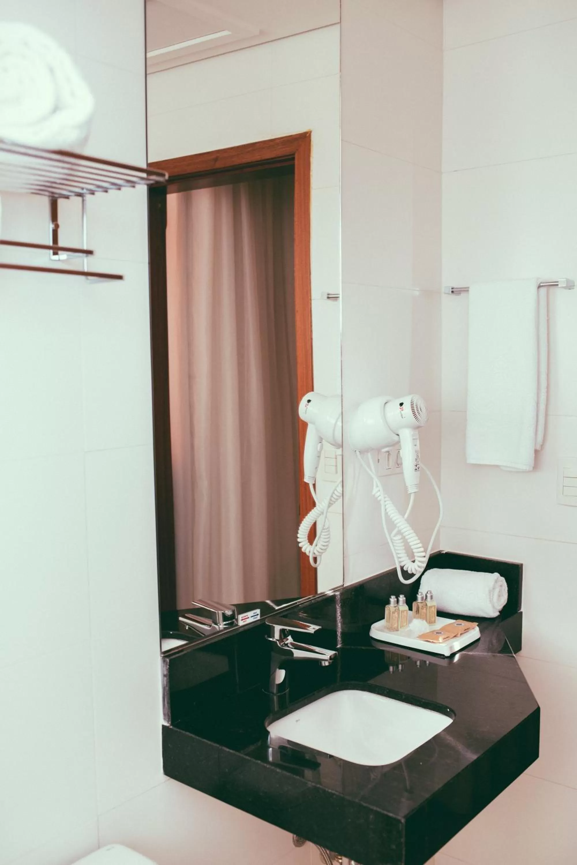 Bathroom in Occitano Apart Hotel