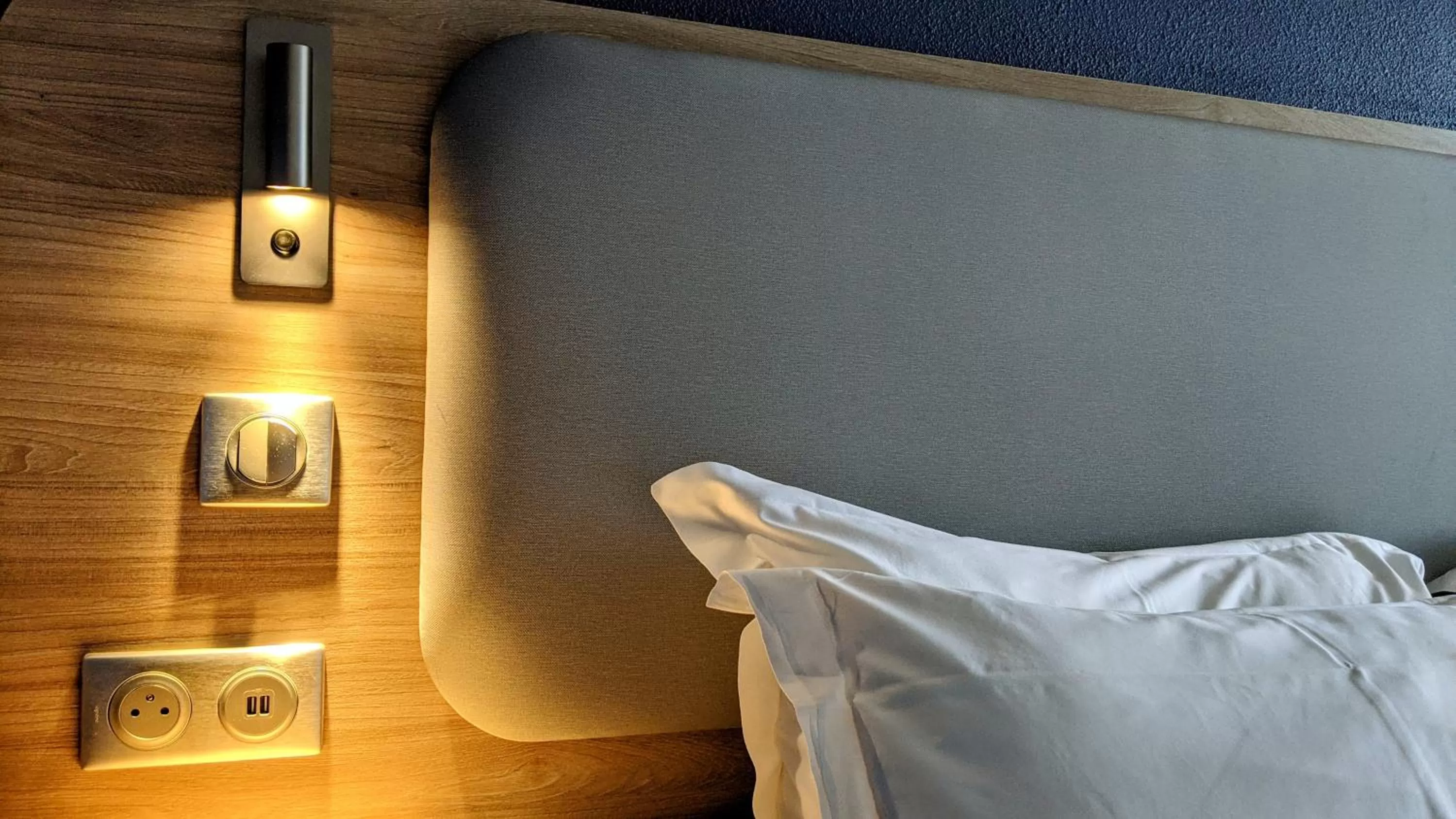 Decorative detail, Bed in HDB Hôtel De Bernin - ex Domaine des Fontaines