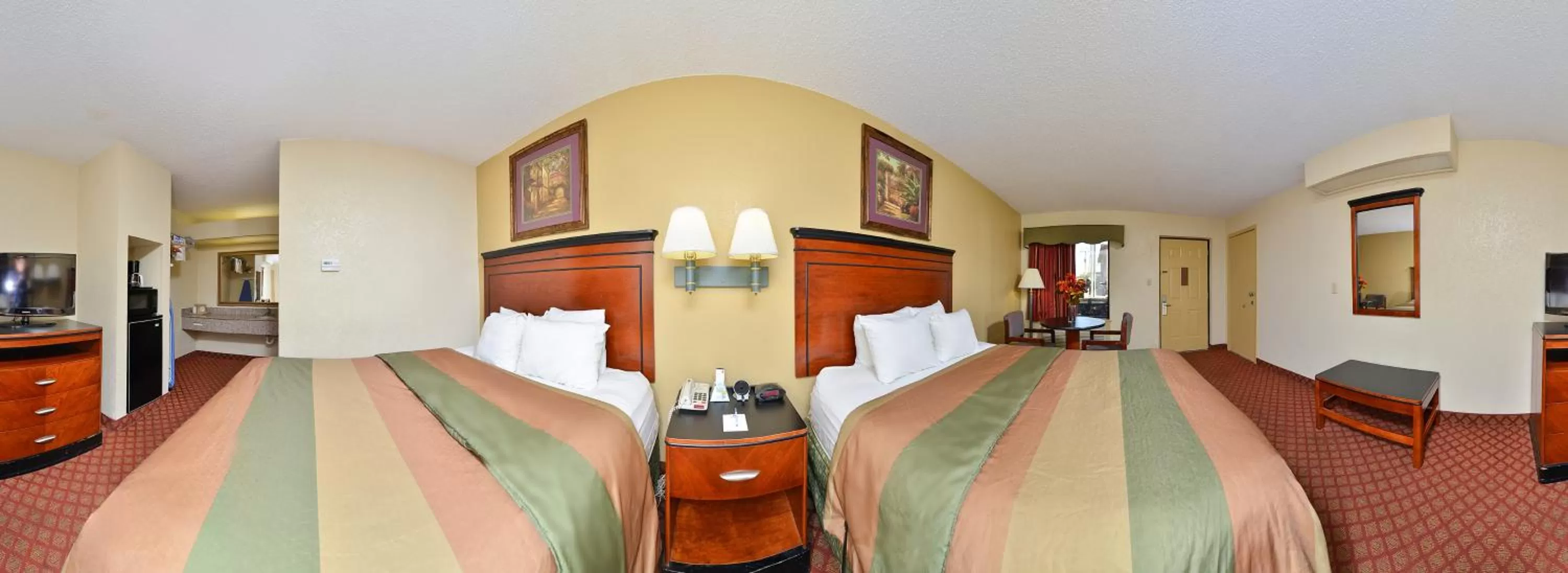 TV and multimedia, Bed in Americas Best Value Inn - Brookhaven