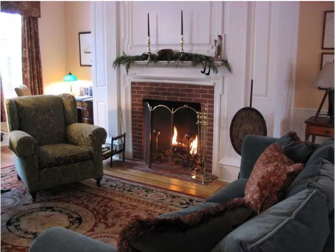 Living room in Compass Rose Inn