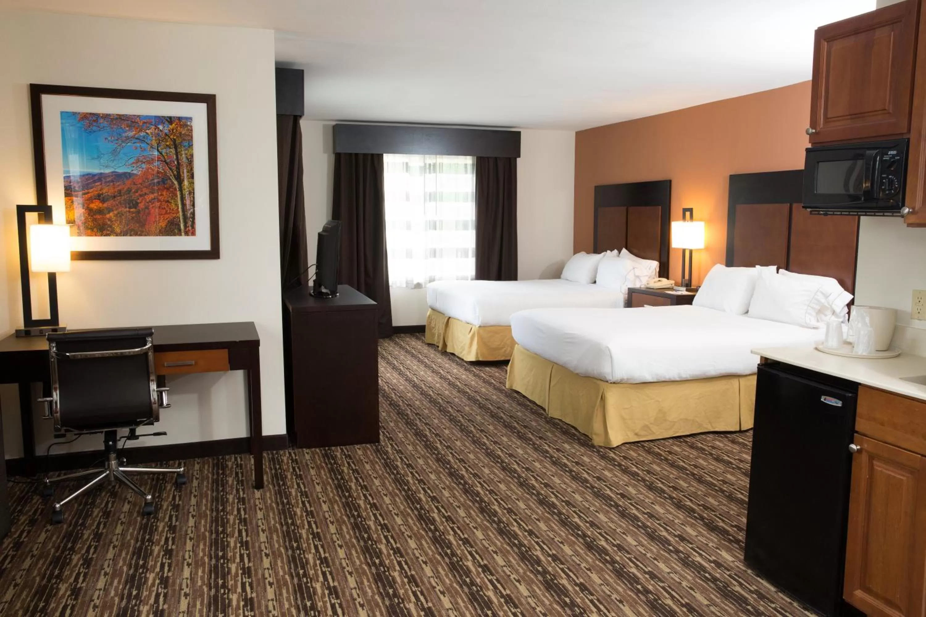 Photo of the whole room, Bed in Holiday Inn Express Hotel & Suites Cherokee-Casino by IHG