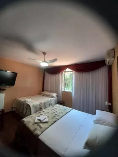 TV and multimedia, Bed in KzaZendf Cama e Cafe Asa Sul