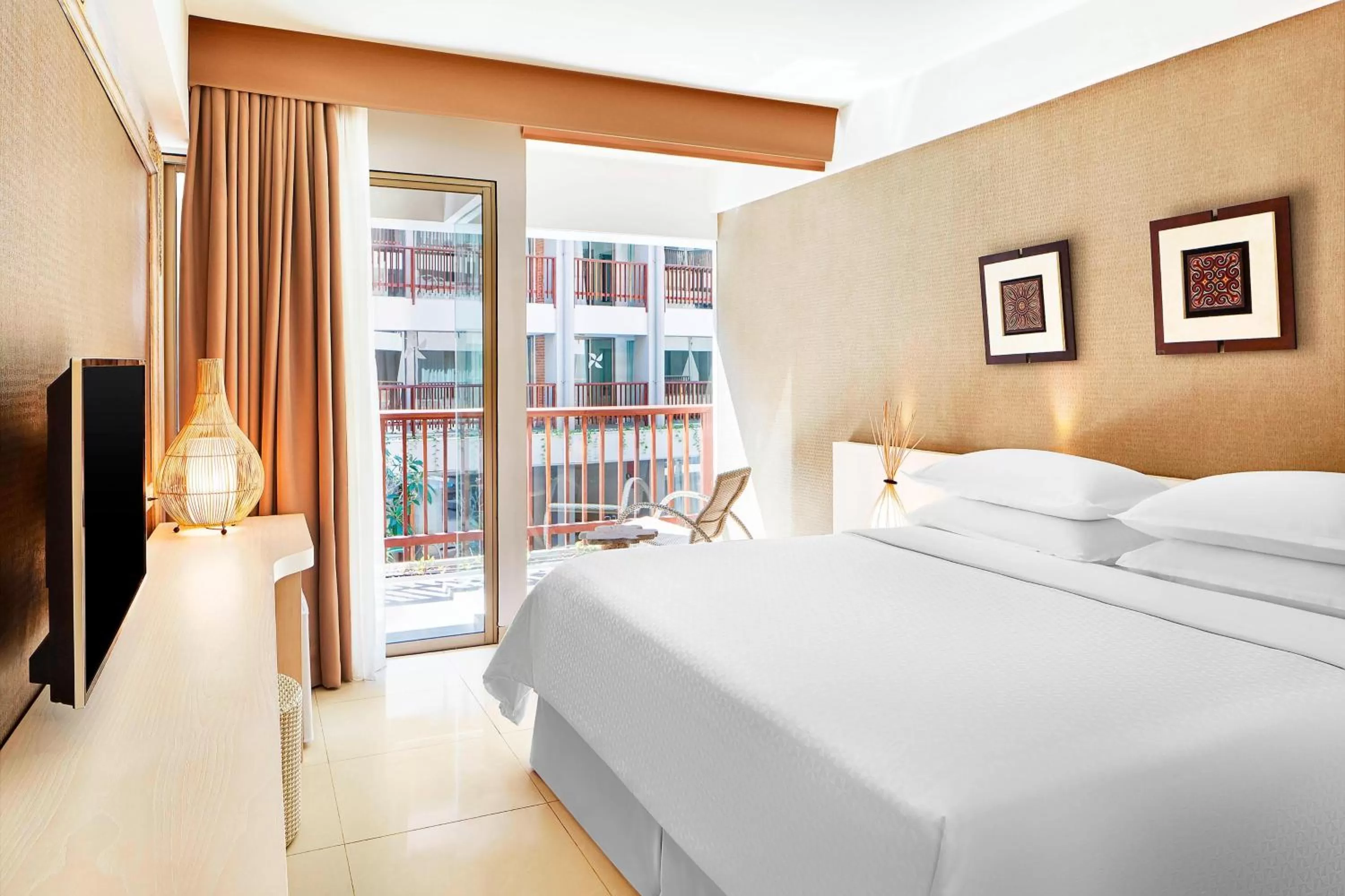 Swimming pool, Bed in Four Points by Sheraton Bali, Kuta