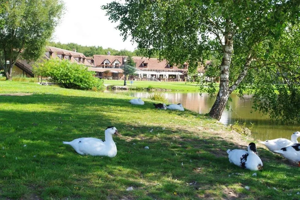 Garden in L'Orée des Chênes, The Originals Relais