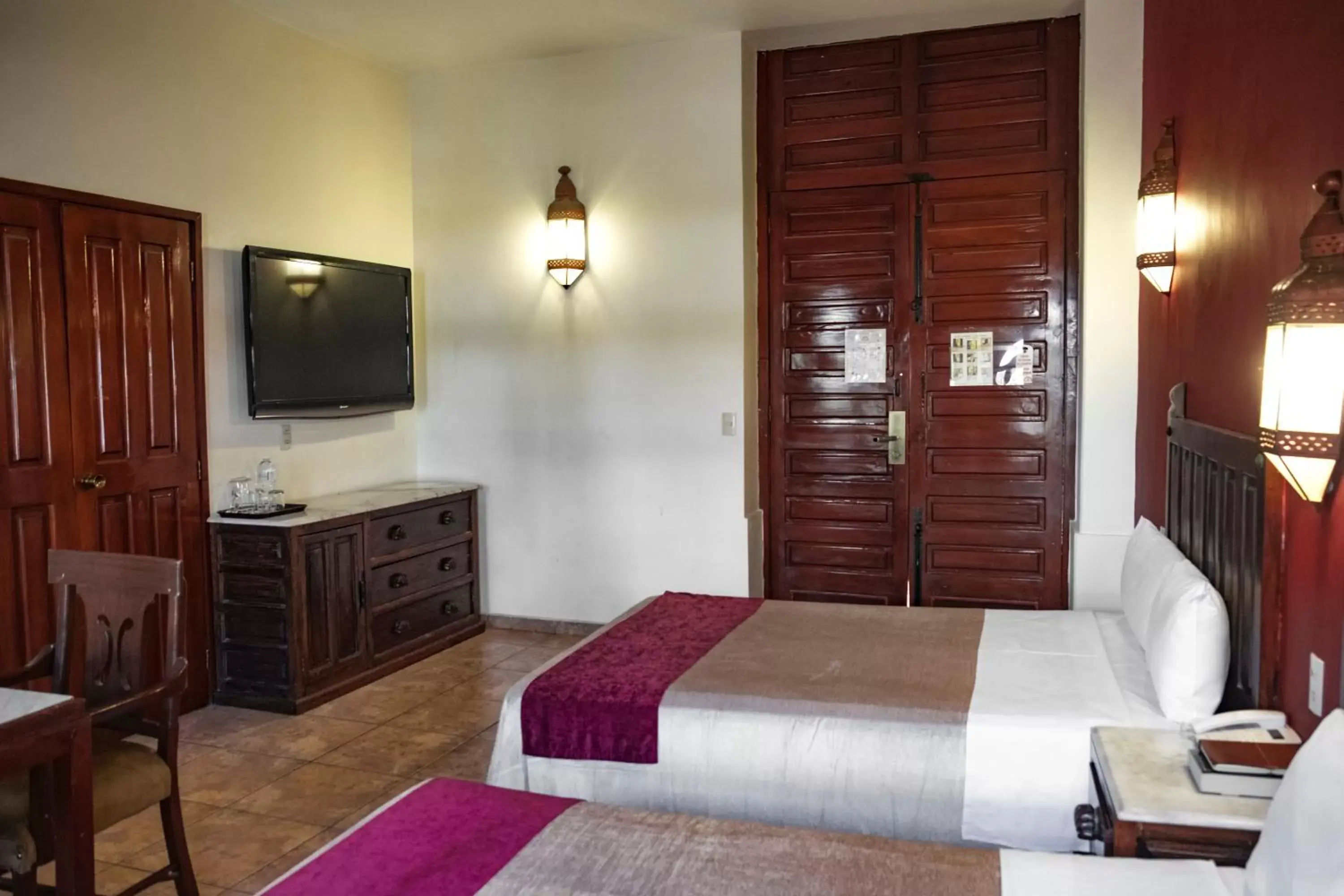 Standard Double Room in Hotel San Francisco Plaza Standard Double Room in Hotel San Francisco Plaza