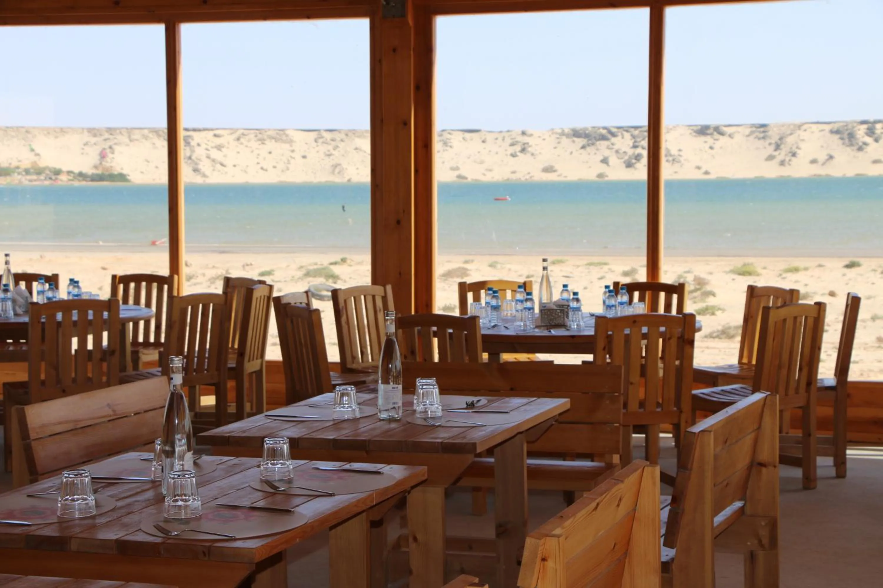 Restaurant/places to eat in Dakhla Camp