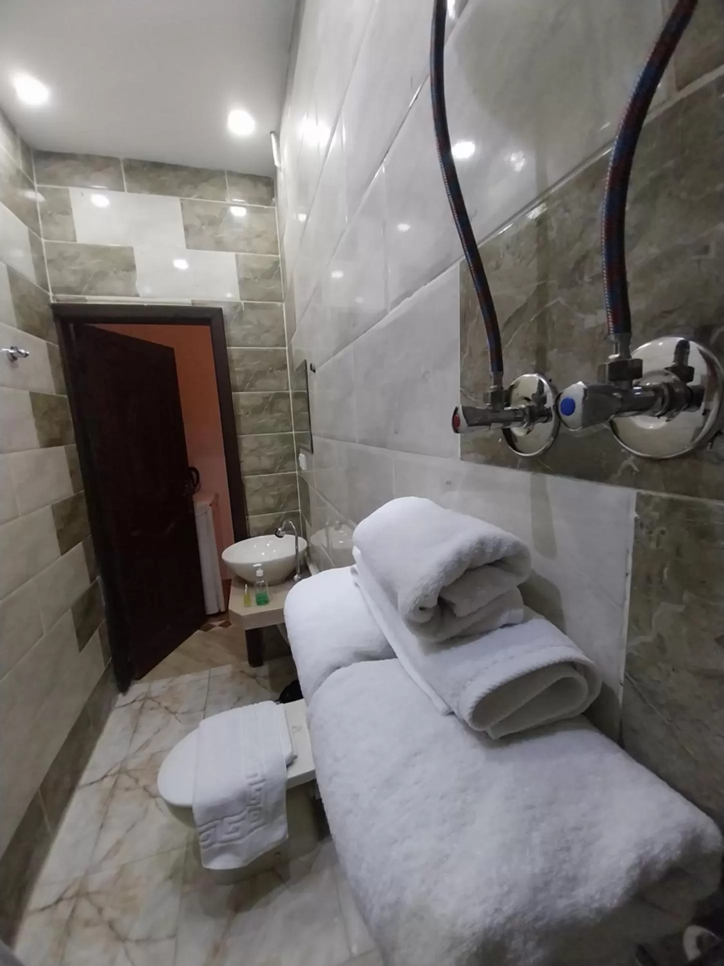 Toilet in Eagles Pyramids View