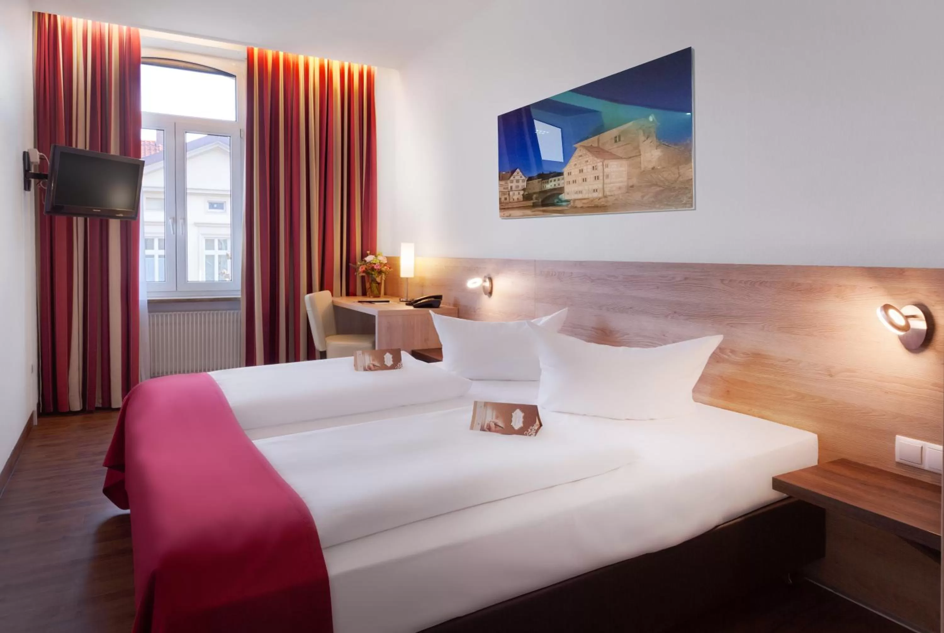 Photo of the whole room, Bed in Hotel National