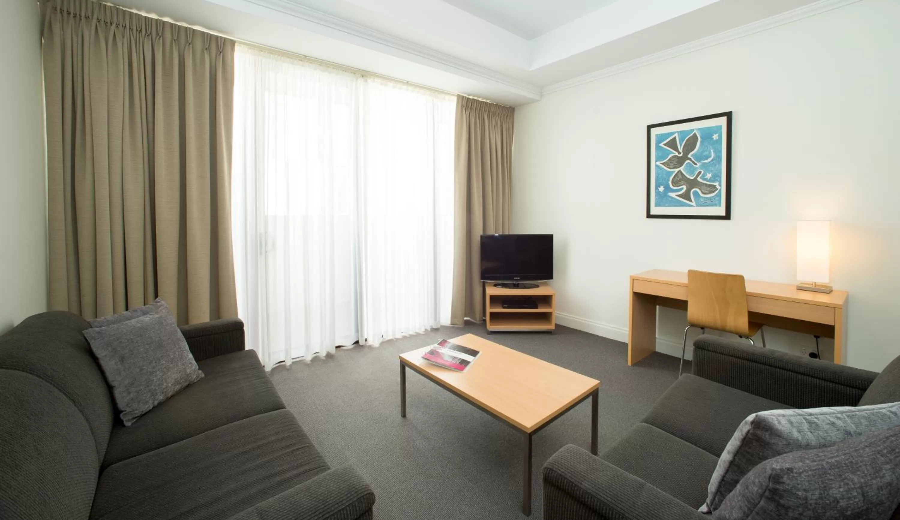 Living room in Franklin Apartments