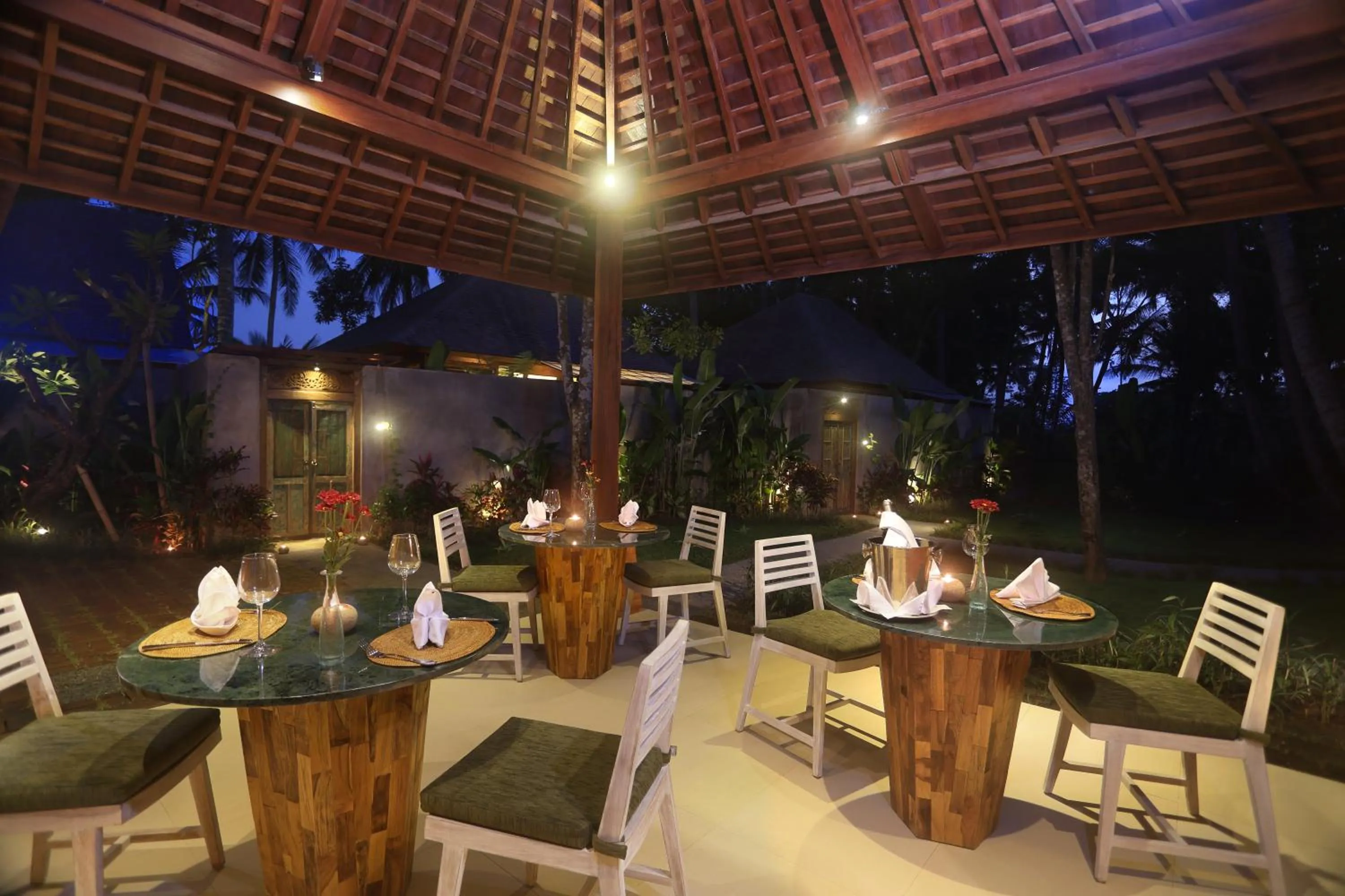 Dining area in Samkhya Villas - Free 1x Floating Breakfast or Minibar