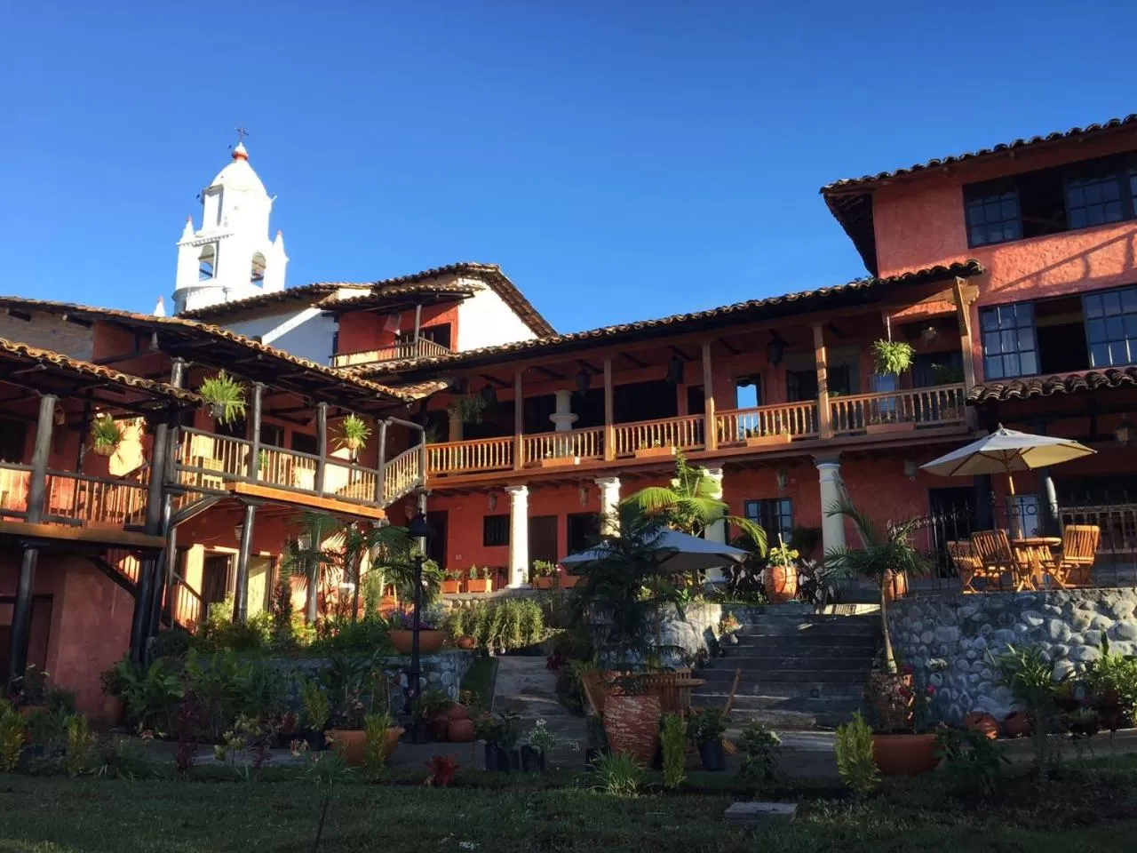 Property Building in Monasterio San Agustín, Colombia