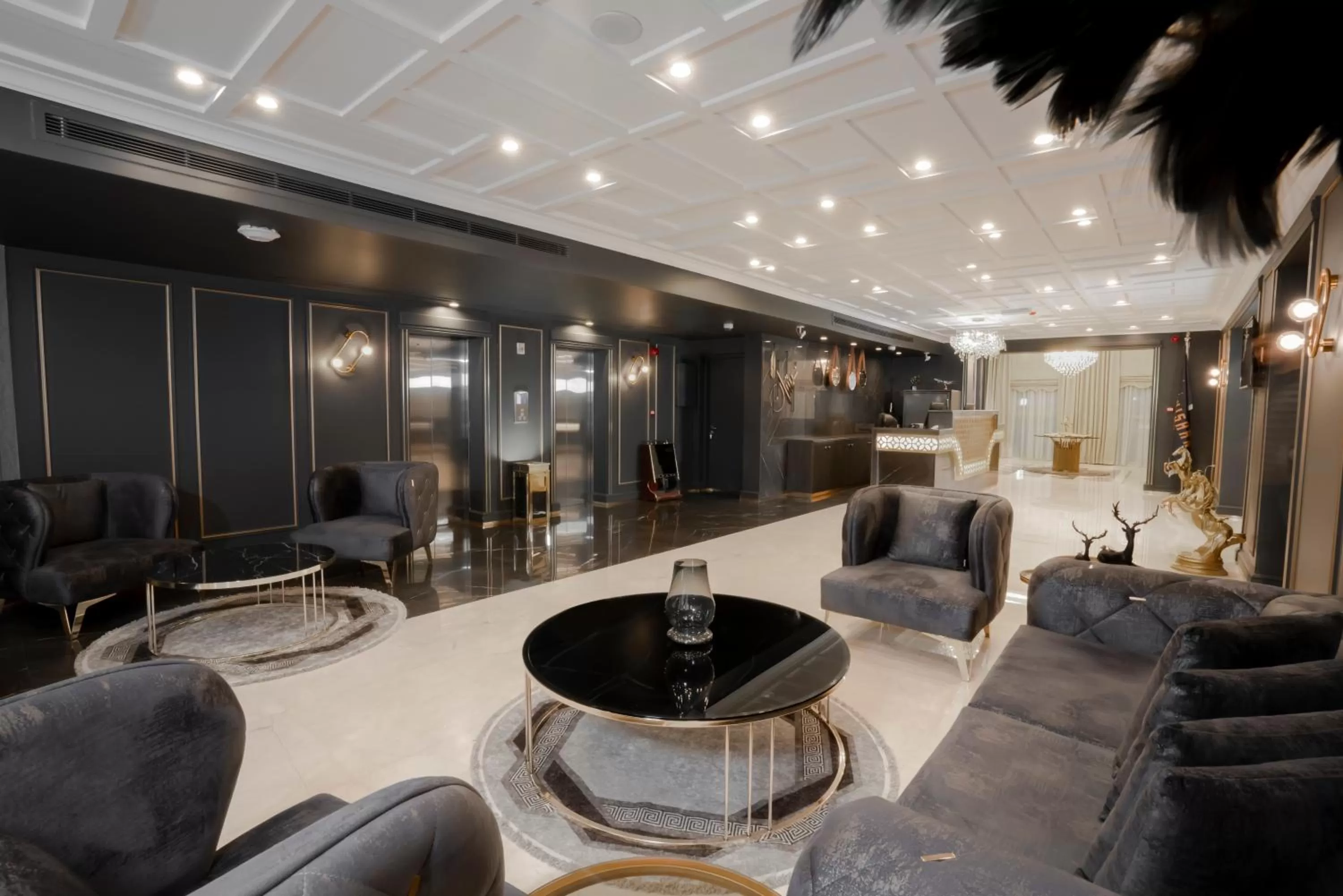 Lobby or reception in Nishan Hotel