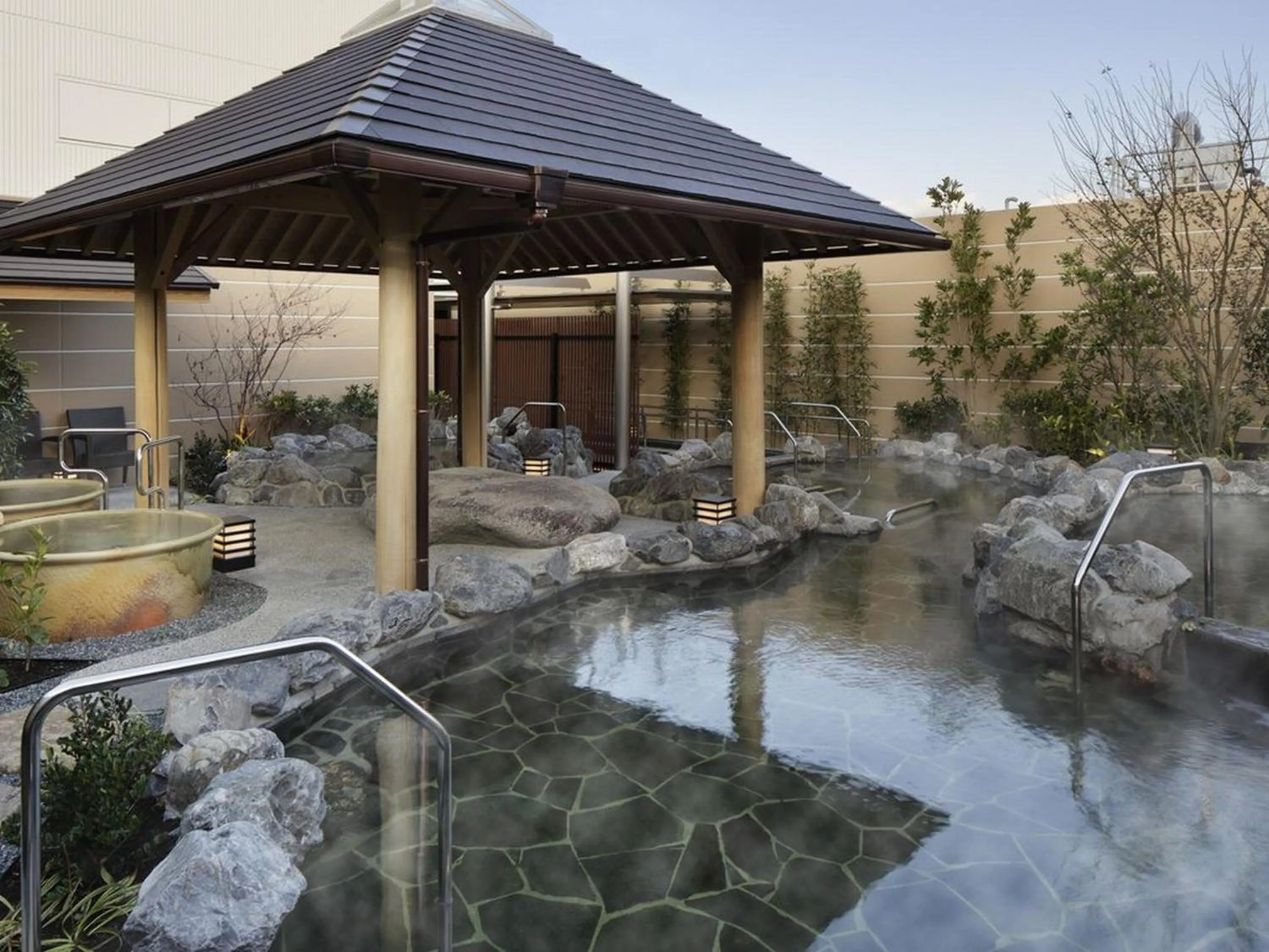 Hot Spring Bath in Kobe Minato Onsen Ren