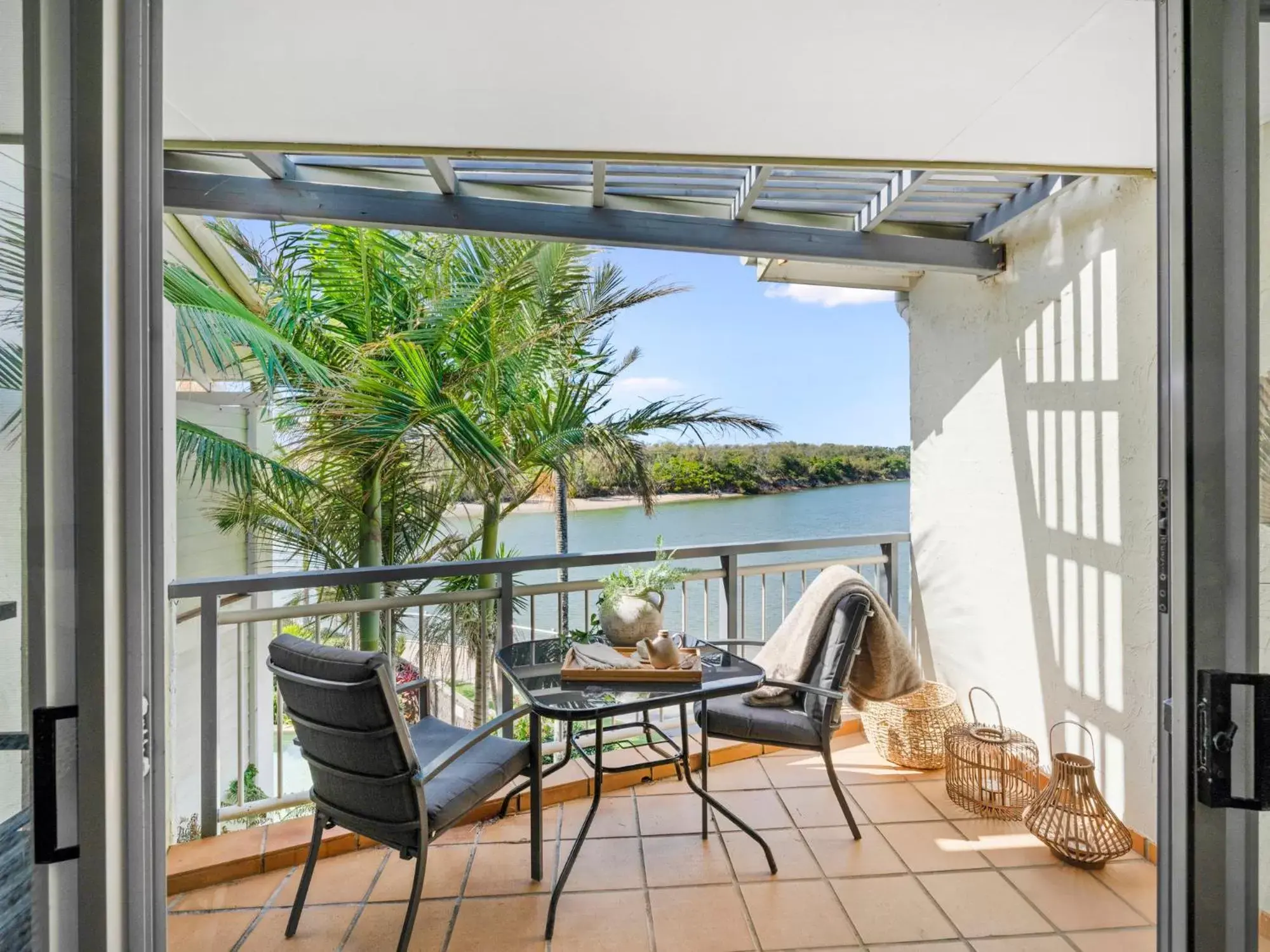Two-Bedroom Apartment - Waterfront in Sunrise Cove Holiday Apartments by Kingscliff Accommodation Two-Bedroom Apartment - Waterfront in Sunrise Cove Holiday Apartments by Kingscliff Accommodation