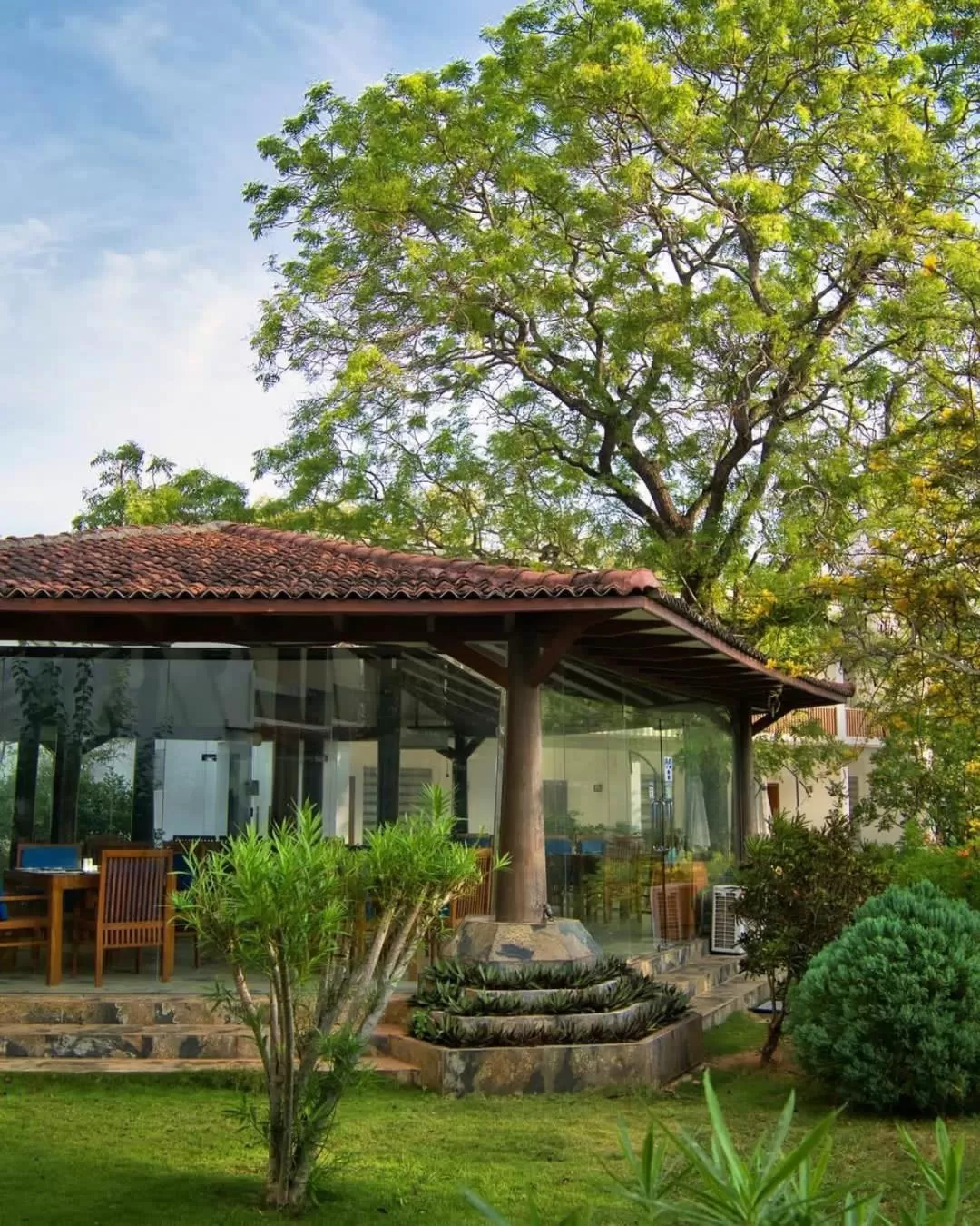 Restaurant/places to eat in Anantamaa Hotel