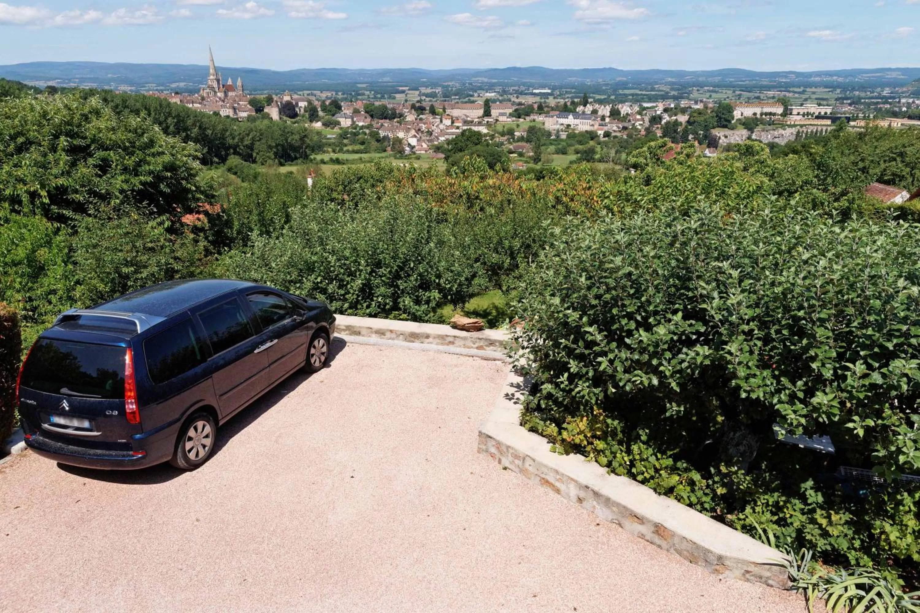 Garden in Chambres d'hotes à Autun