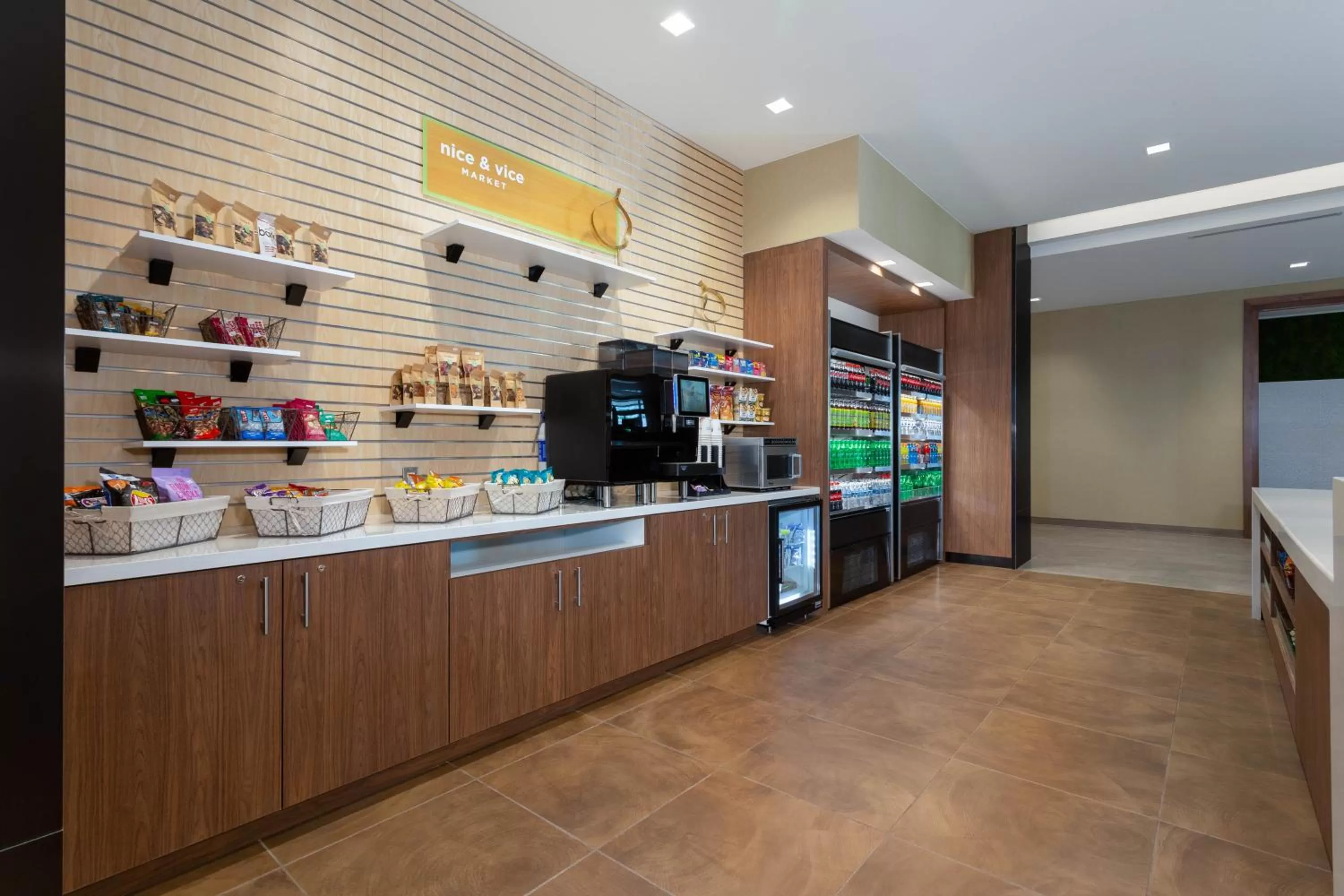 Supermarket/grocery shop in Wyndham Garden Orlando Universal / I Drive
