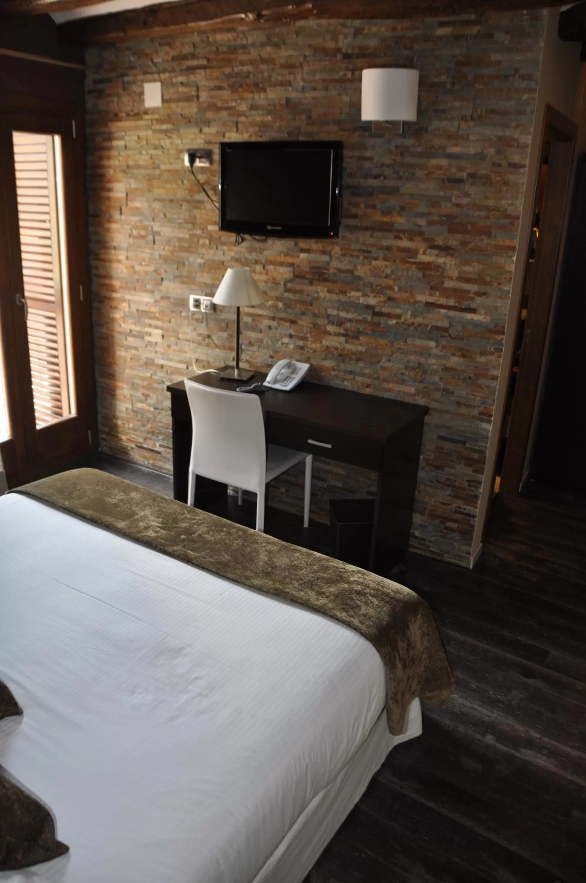 Double Room with Private Bathroom - single occupancy in Hotel Cotori