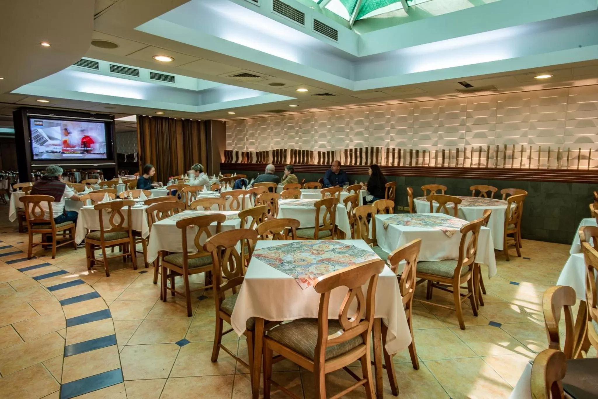 Restaurant/places to eat in Hotel Libertador