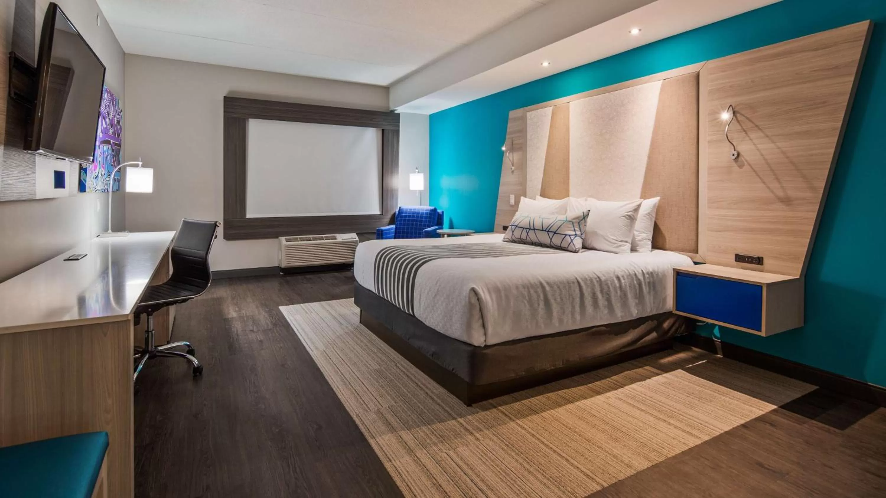 Photo of the whole room, Bed in Best Western Premier Winnipeg East