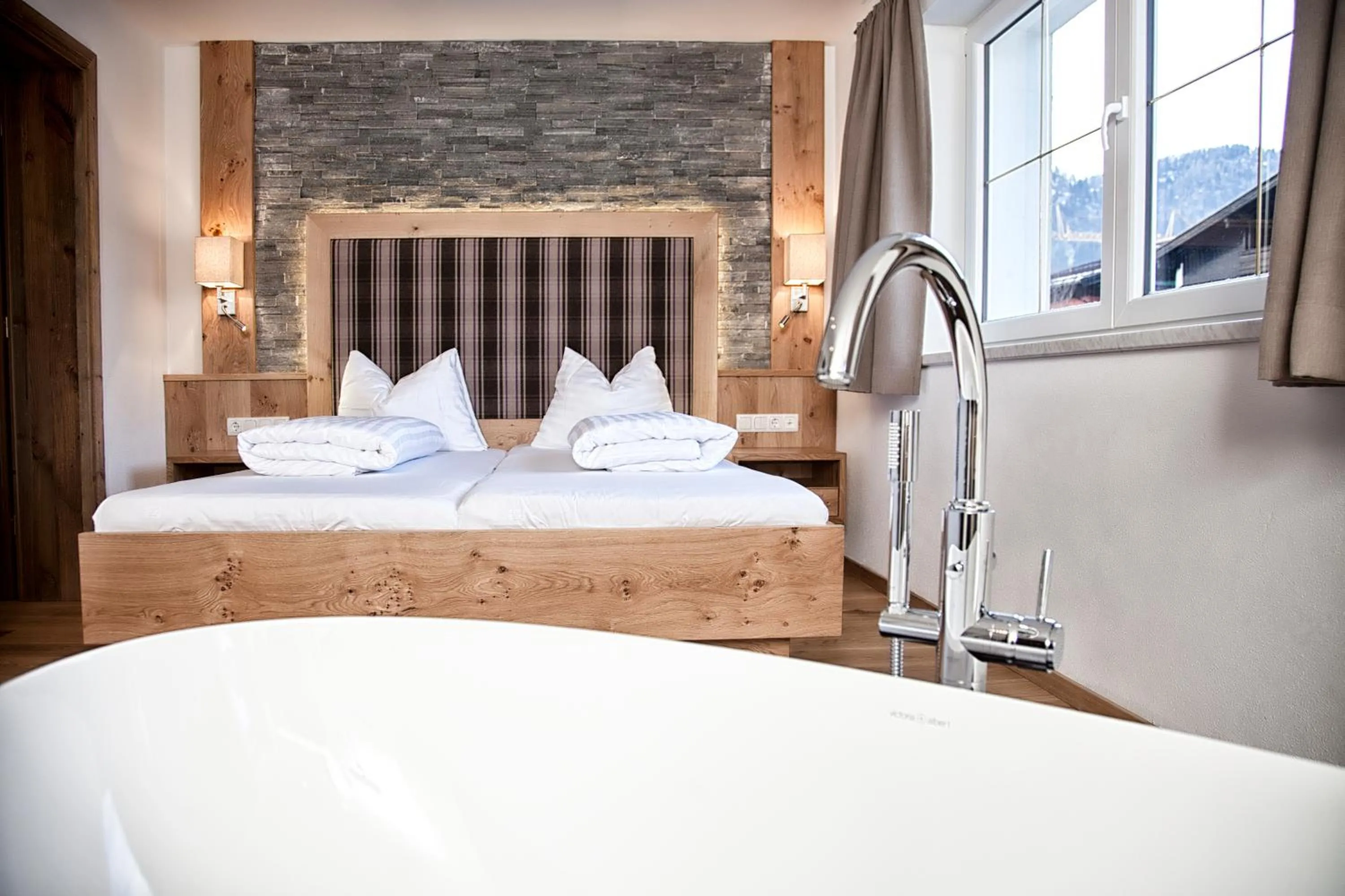 Bedroom, Bed in Hotel & Appartements Heigenhauser