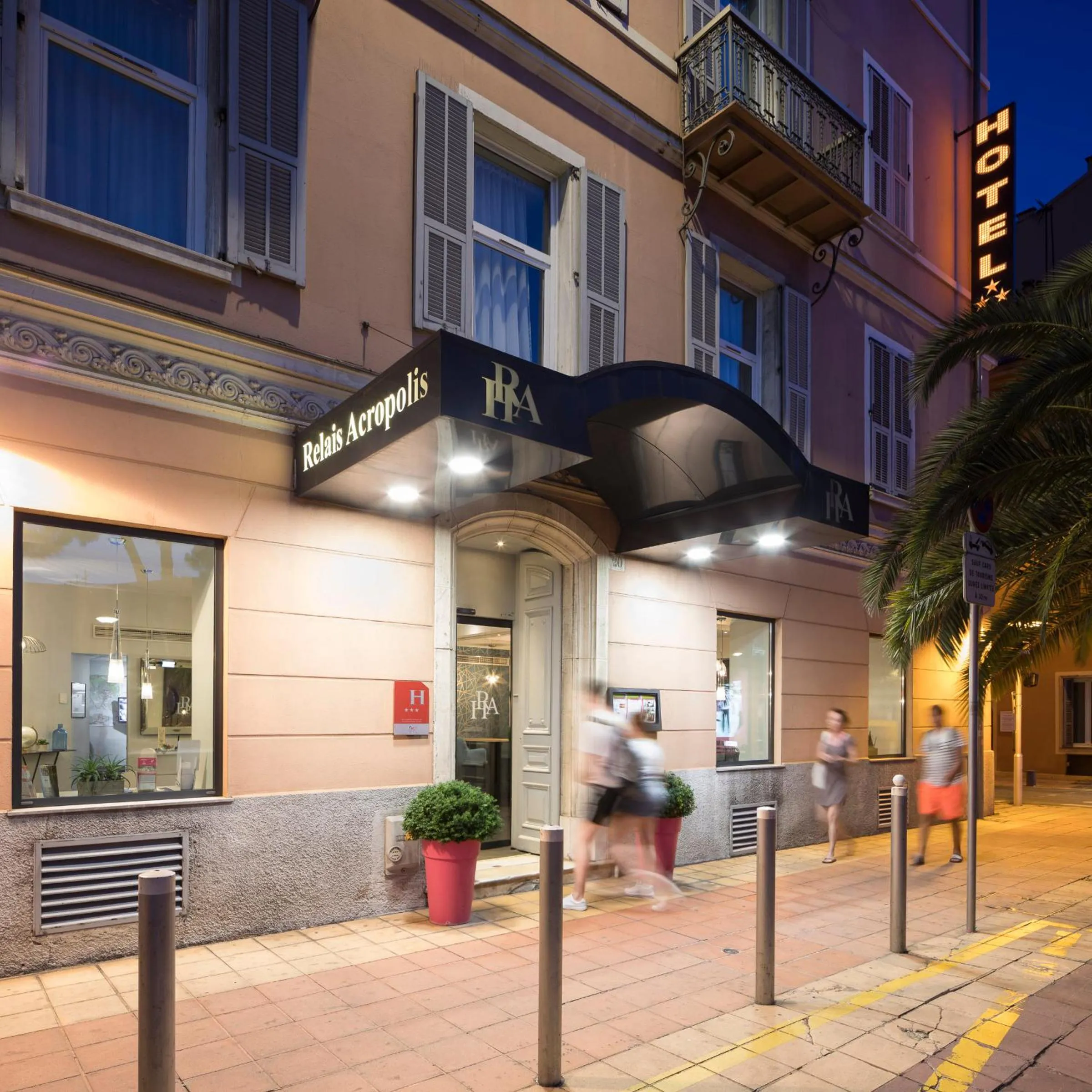 Facade/entrance in Hôtel Relais Acropolis