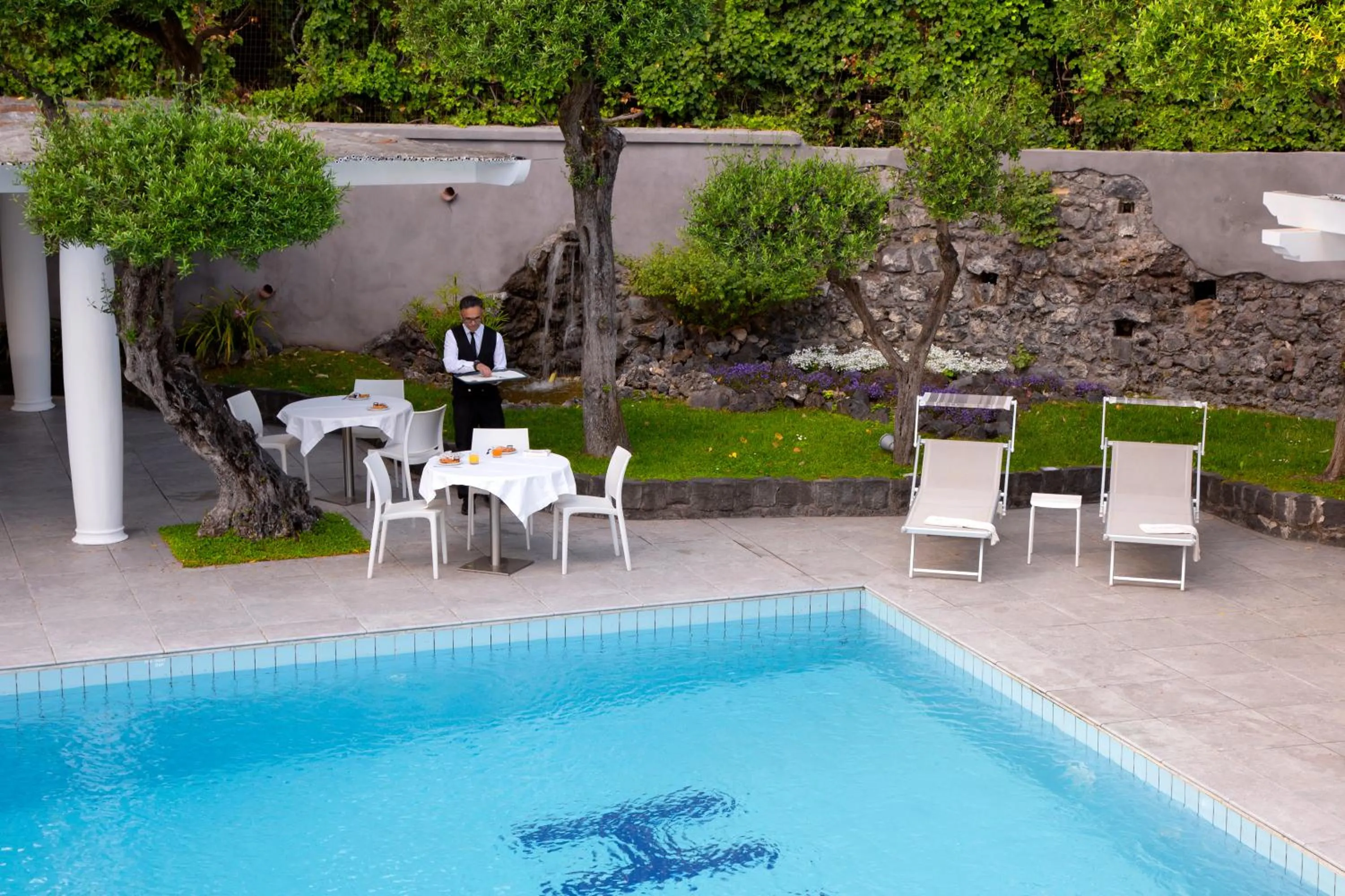 Pool view in Hotel Marad