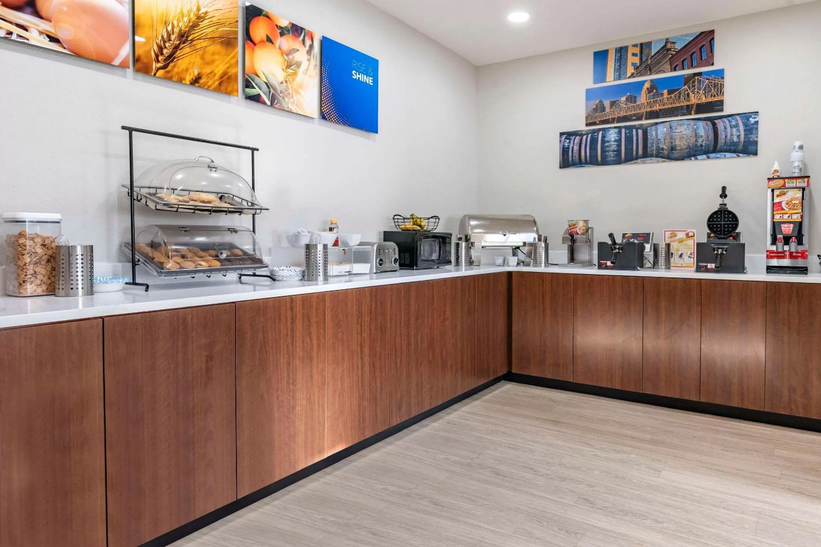 Breakfast in Comfort Inn & Suites