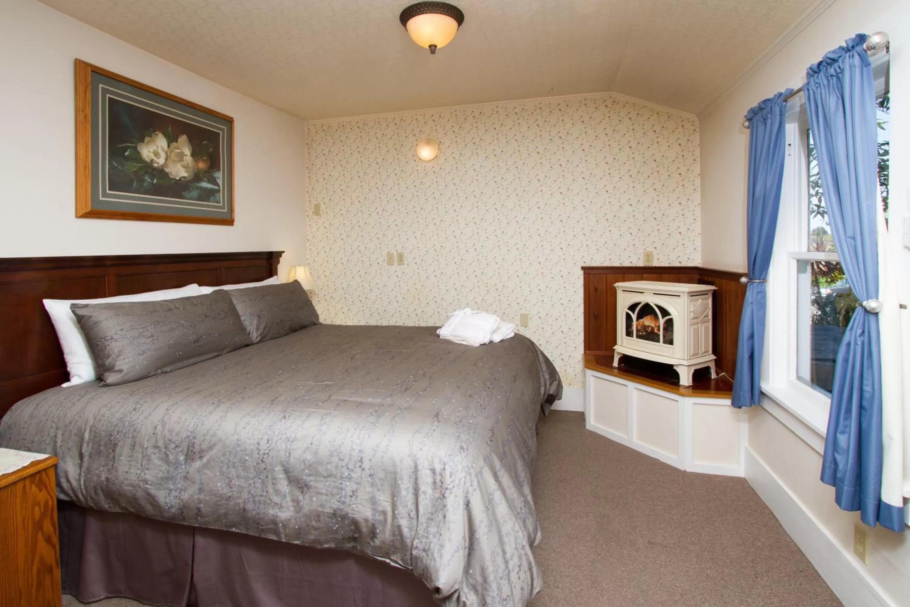 Bedroom, Bed in Sweetwater Inn and Spa