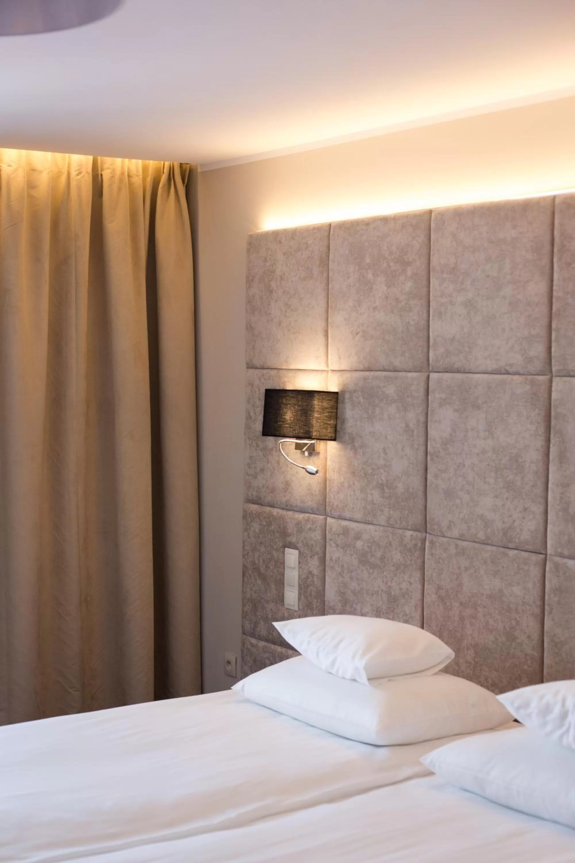 Bedroom, Bed in Citi Hotel's Wrocław